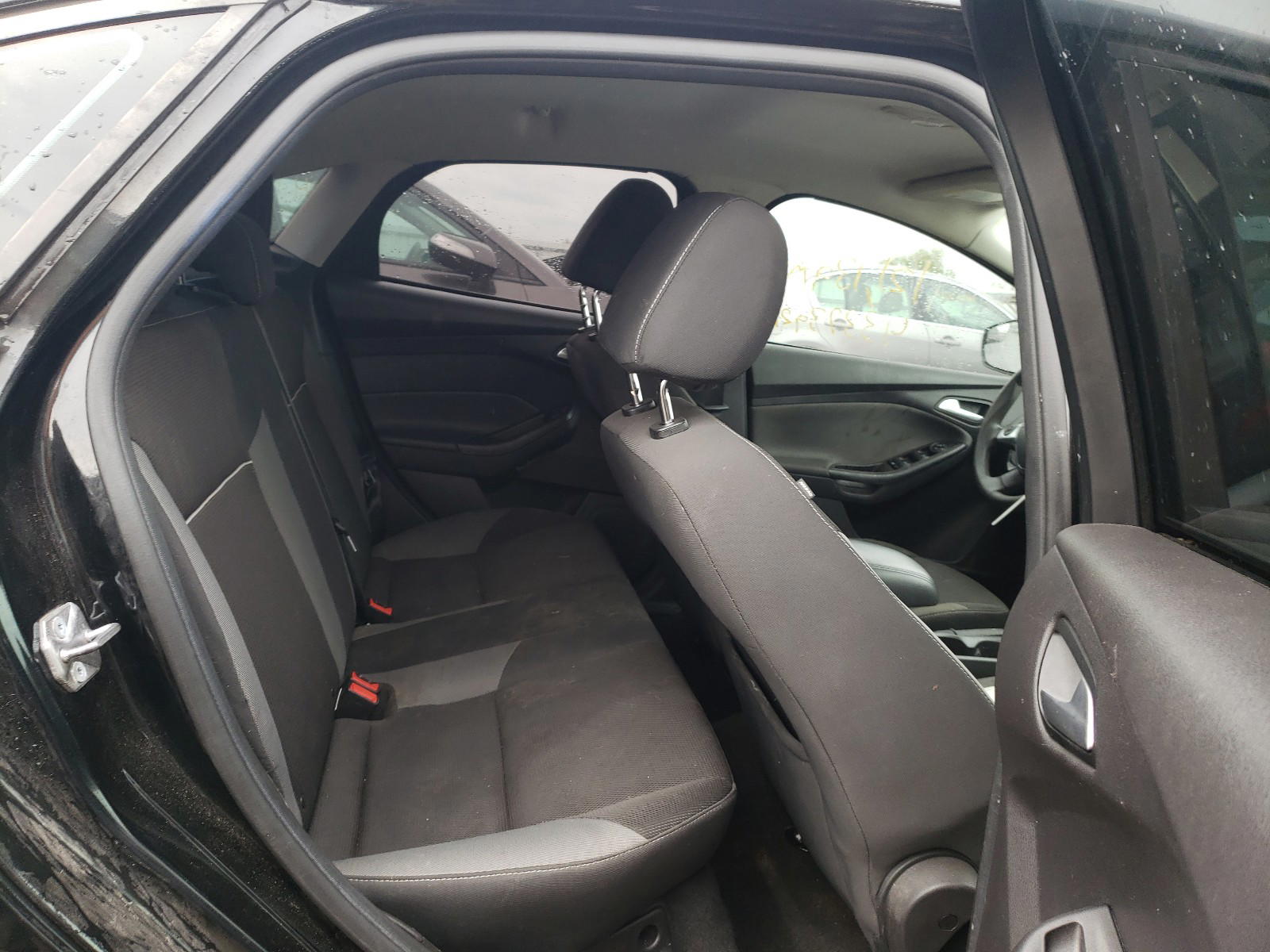 Photo 6 from auction – 2014 FORD FOCUS SE with VIN 1FADP3F25EL408304