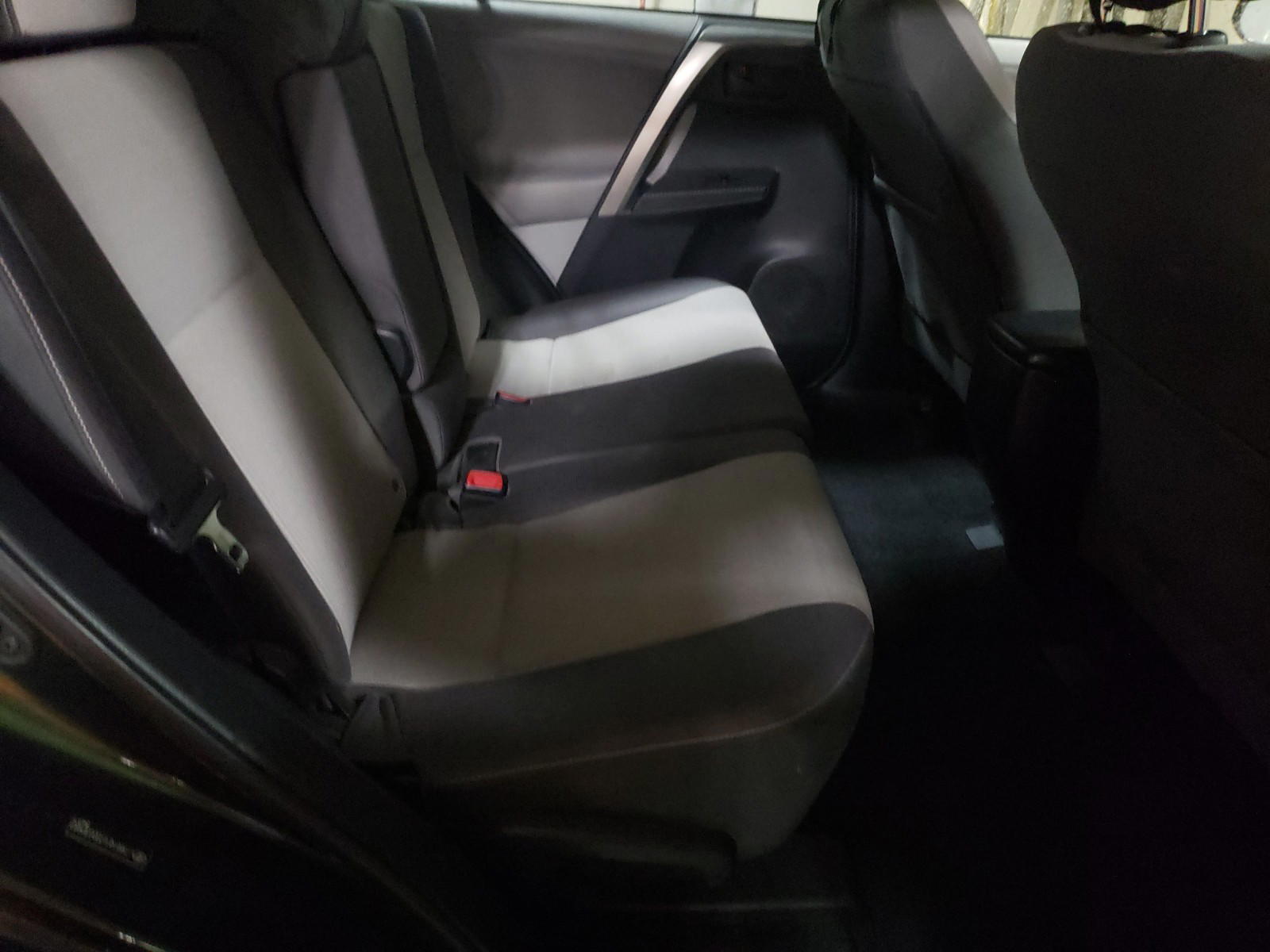 Photo 6 from auction – 2013 TOYOTA RAV4 XLE with VIN JTMRFREV7DD030982