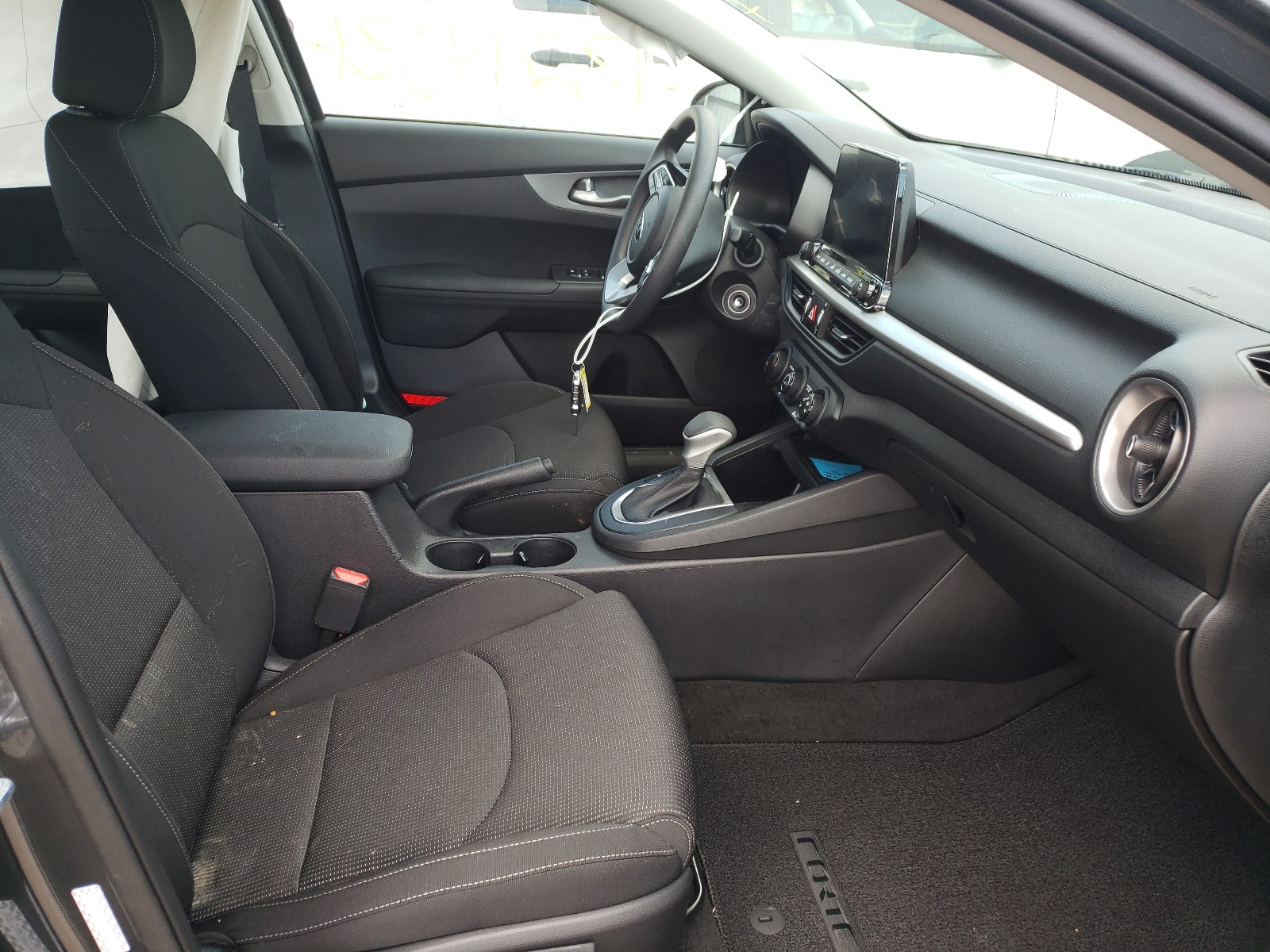 Photo 5 from auction – 2021 KIA FORTE FE with VIN 3KPF24AD9ME313591