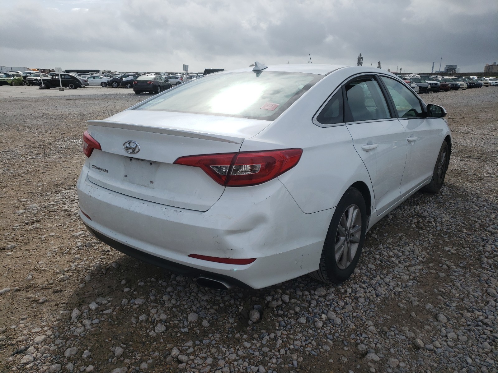 Photo 4 from auction – 2016 HYUNDAI SONATA SE with VIN 5NPE24AF1GH271348