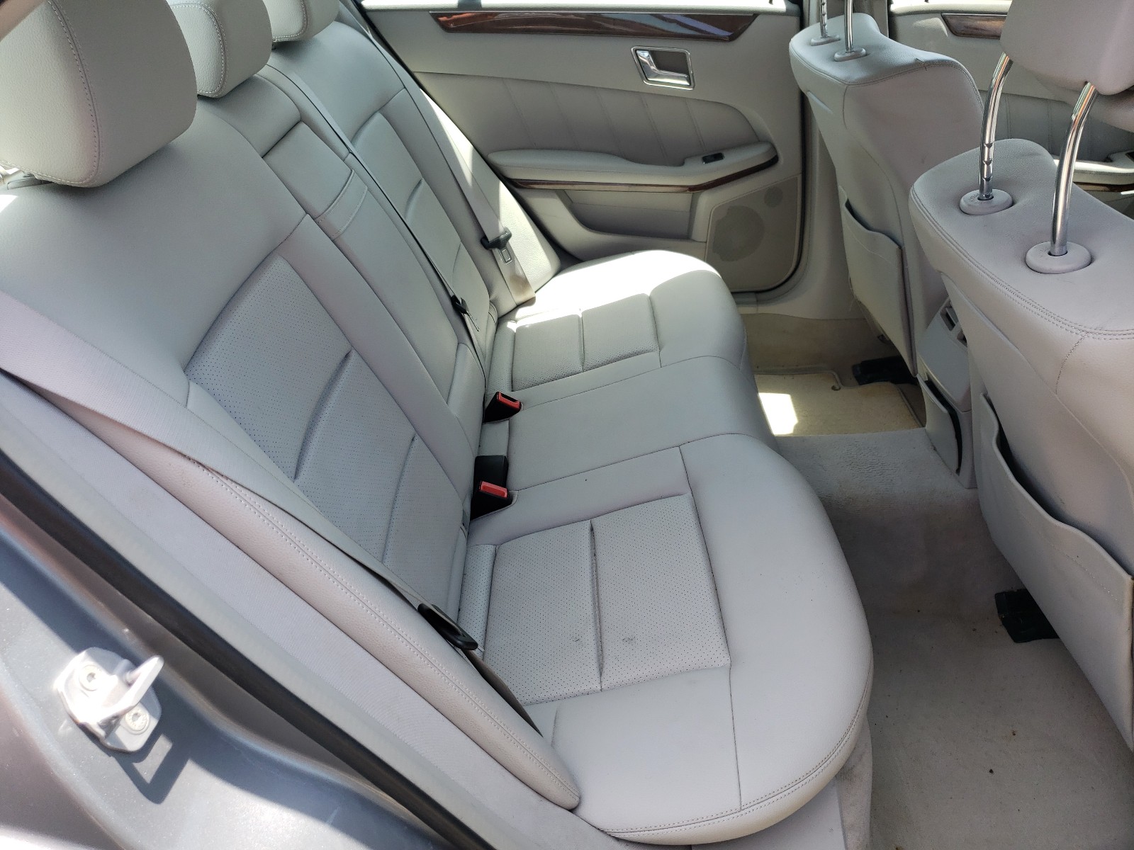 Photo 6 from auction – 2010 MERCEDES-BENZ E 350 with VIN WDDHF5GB4AA184396