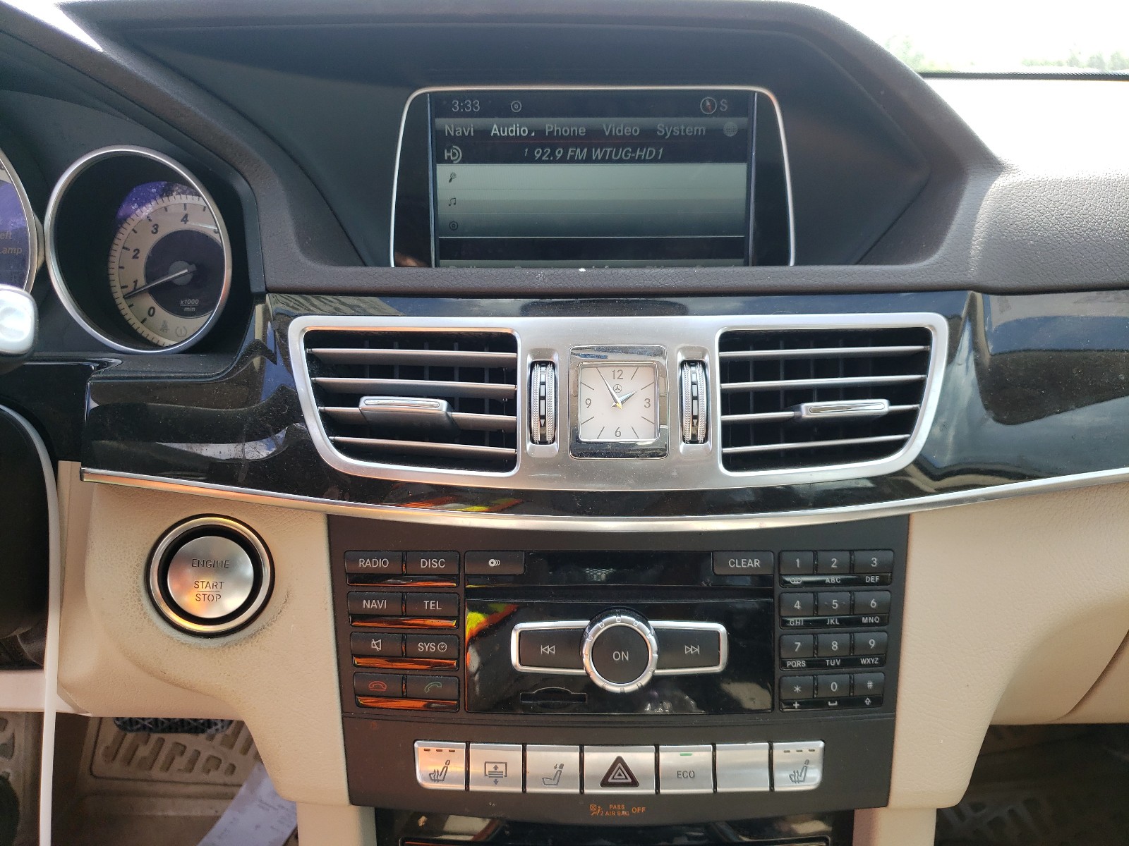Photo 9 from auction – 2014 MERCEDES-BENZ E 350 with VIN WDDHF5KB5EA906231