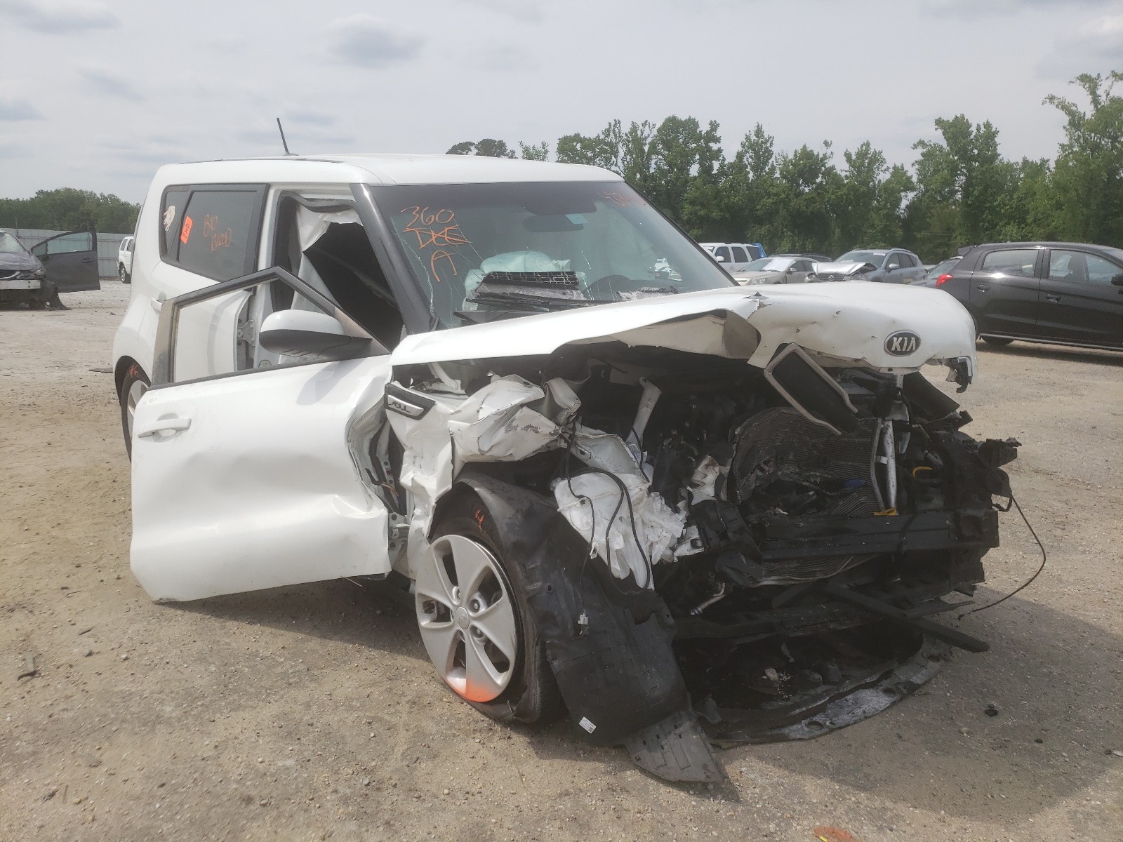 Фото 1 с аукциона – 2015 KIA SOUL с VIN KNDJN2A29F7774698