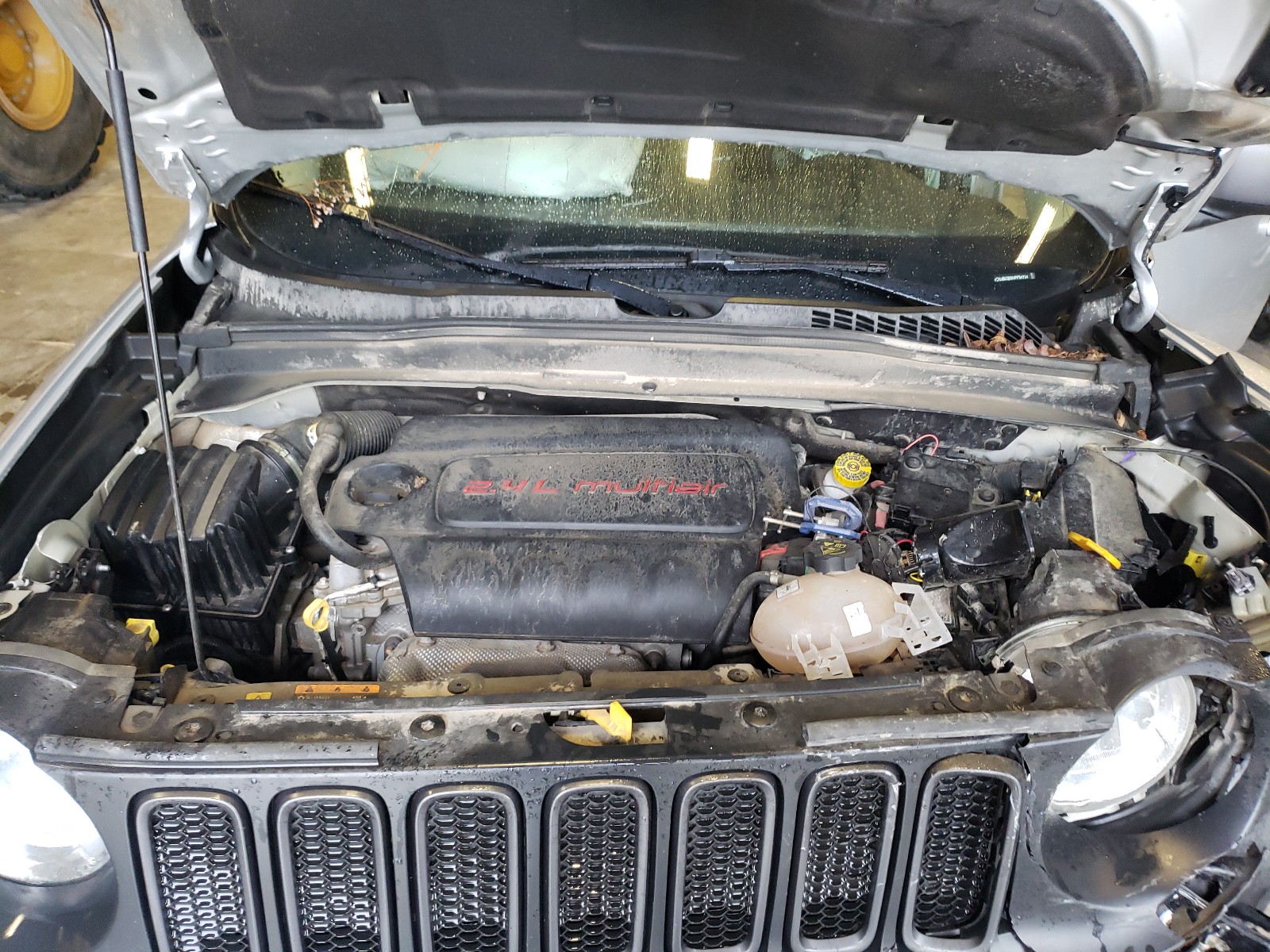 Photo 7 from auction – 2017 JEEP RENEGADE T with VIN ZACCJBCBXHPF94704