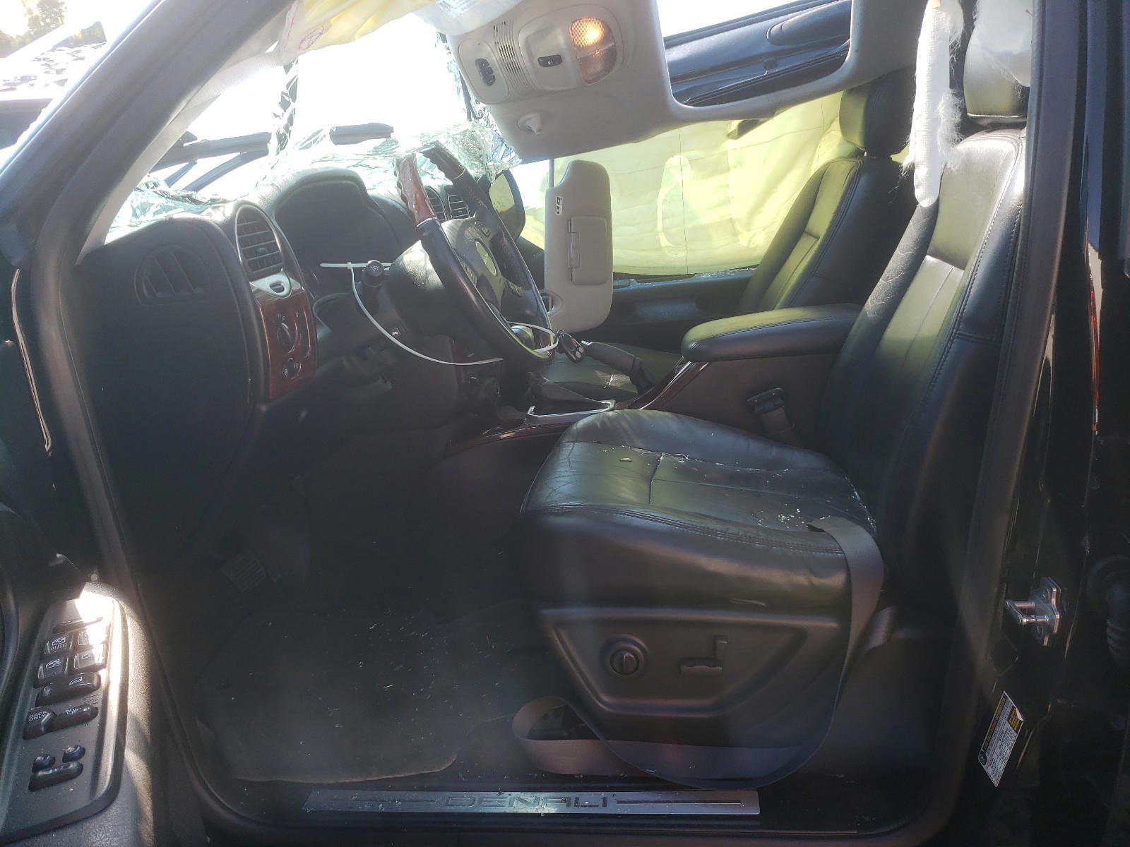 Photo 5 from auction – 2005 GMC YUKON with VIN 1GKET63M052353661