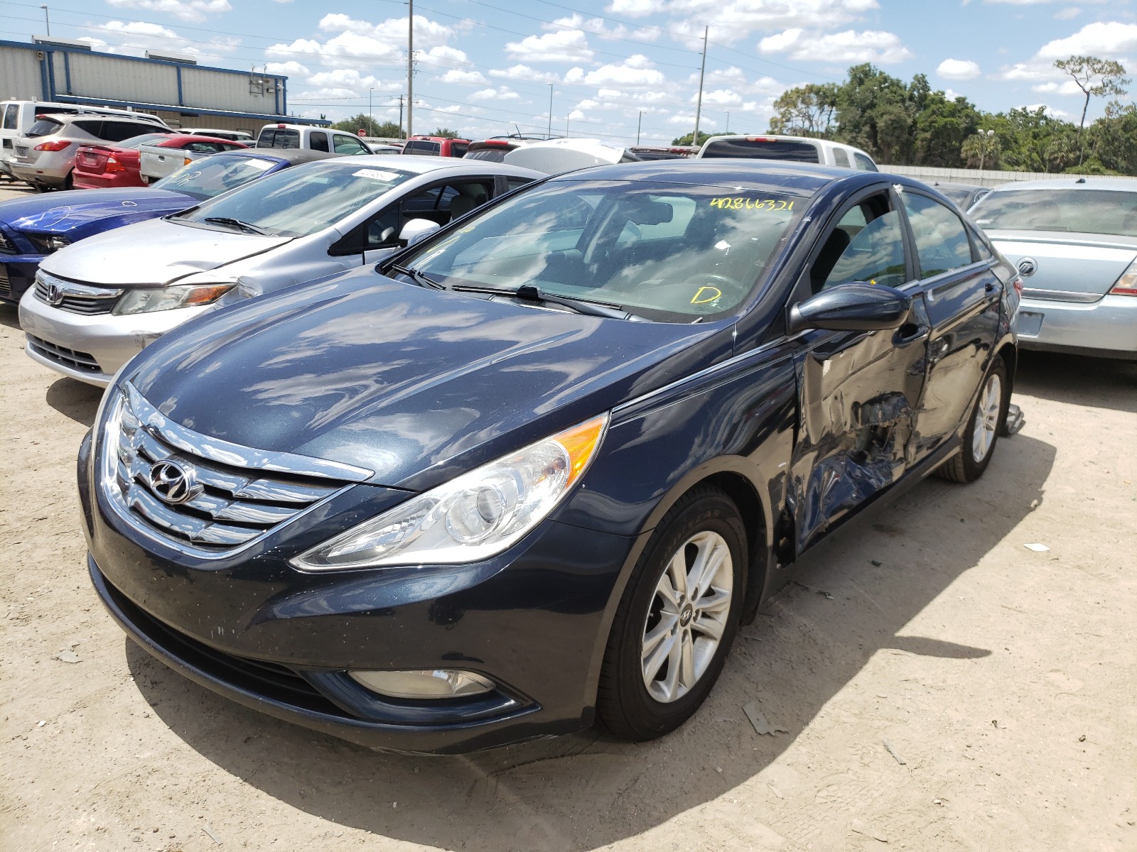 Photo 2 from auction – 2013 HYUNDAI SONATA GLS with VIN 5NPEB4AC1DH551286