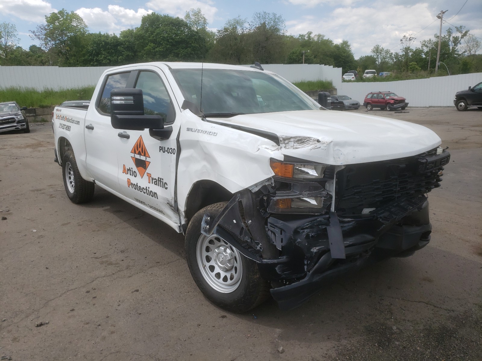 Photo 1 from auction – 2021 CHEVROLET SILVERADO with VIN 1GCPYAEH1MZ185687