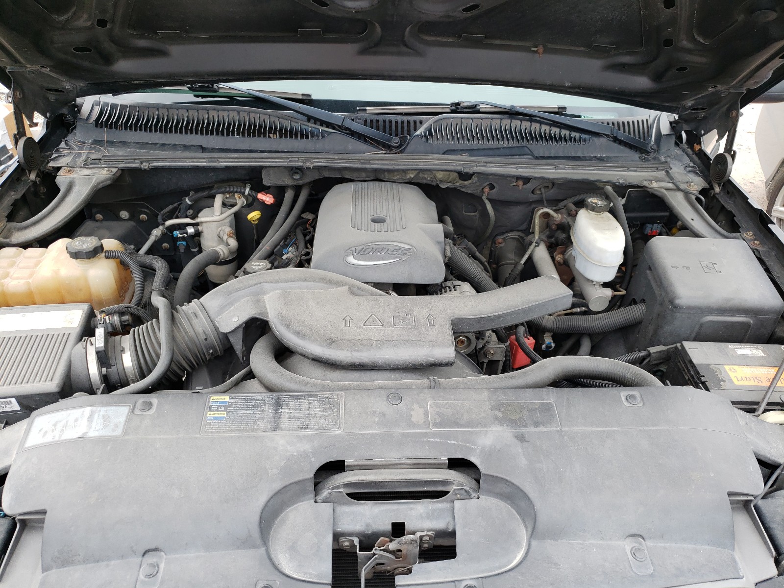 Photo 7 from auction – 2004 CHEVROLET AVALANCHE with VIN 3GNEK12T44G200580