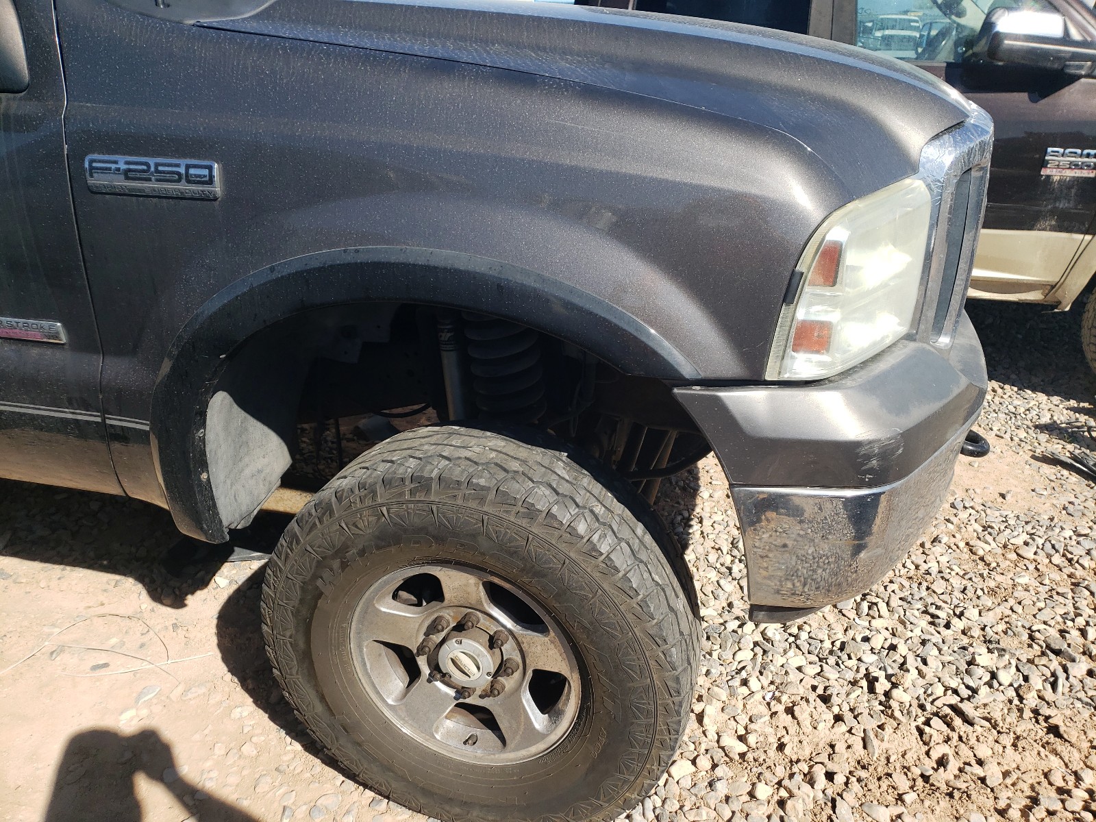 Photo 9 from auction – 2005 FORD F250 SUPER with VIN 1FTSW21P95EC39443