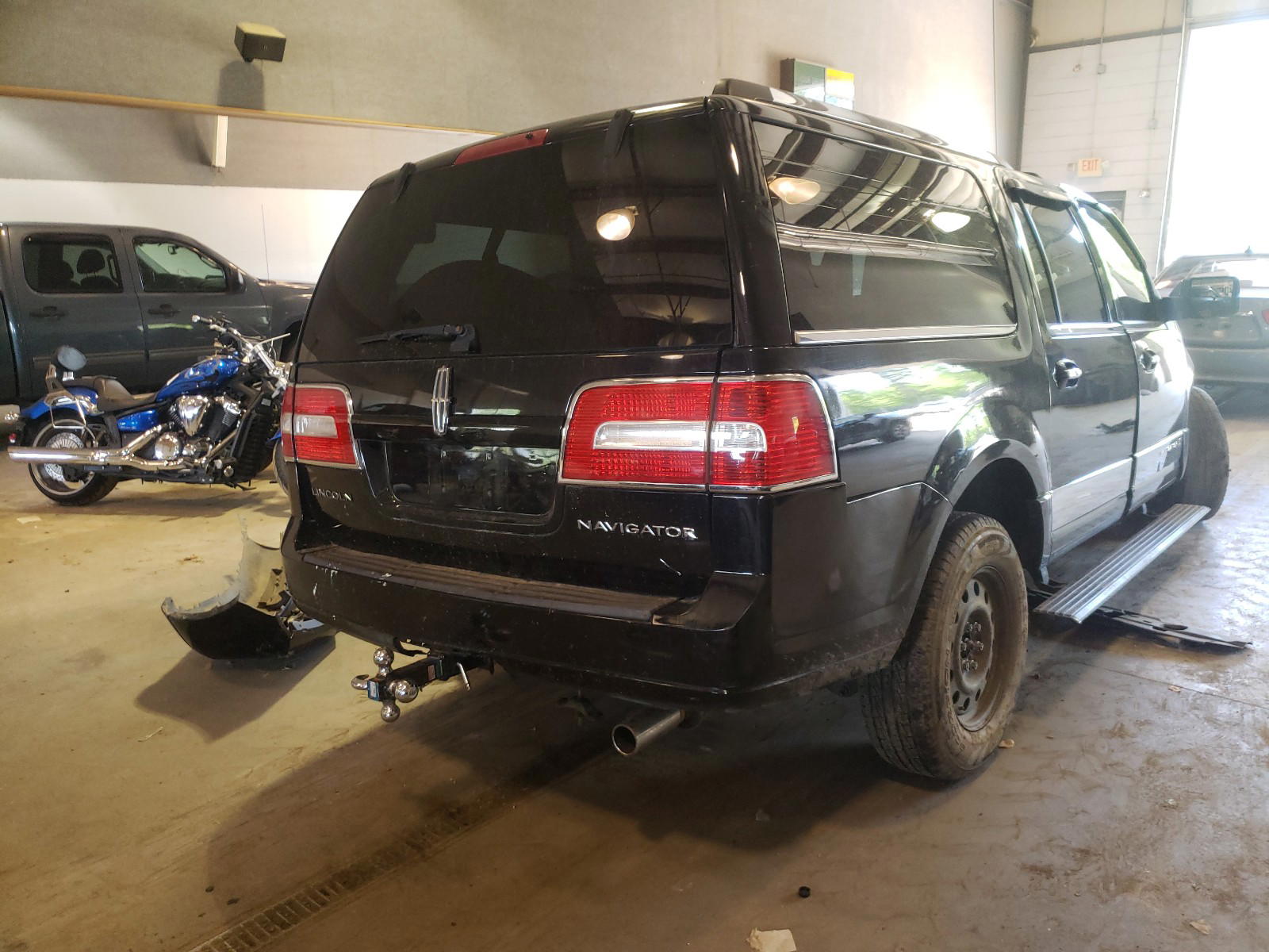 Photo 4 from auction – 2008 LINCOLN NAVIGATOR with VIN 5LMFL27598LJ13558