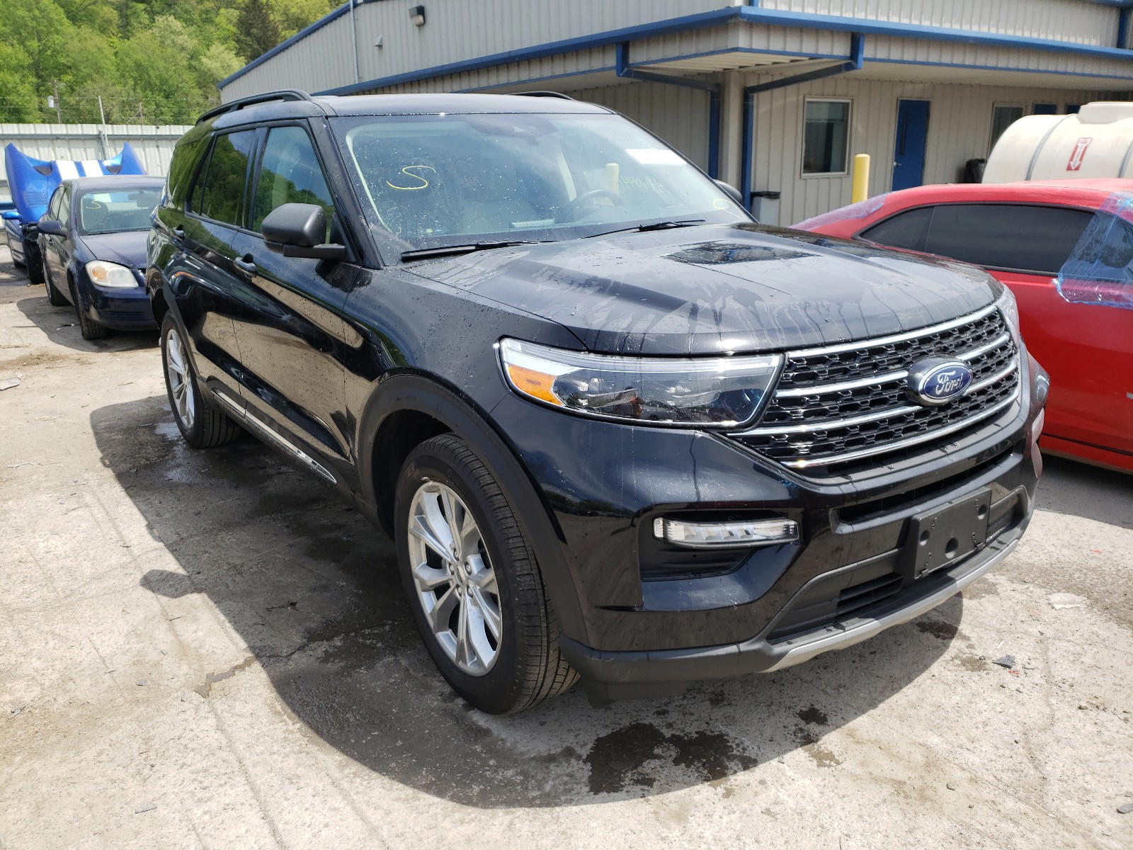 FORD EXPLORER X 2020 with VIN 1FMSK8DH2LGC97779 - Photo from auction
