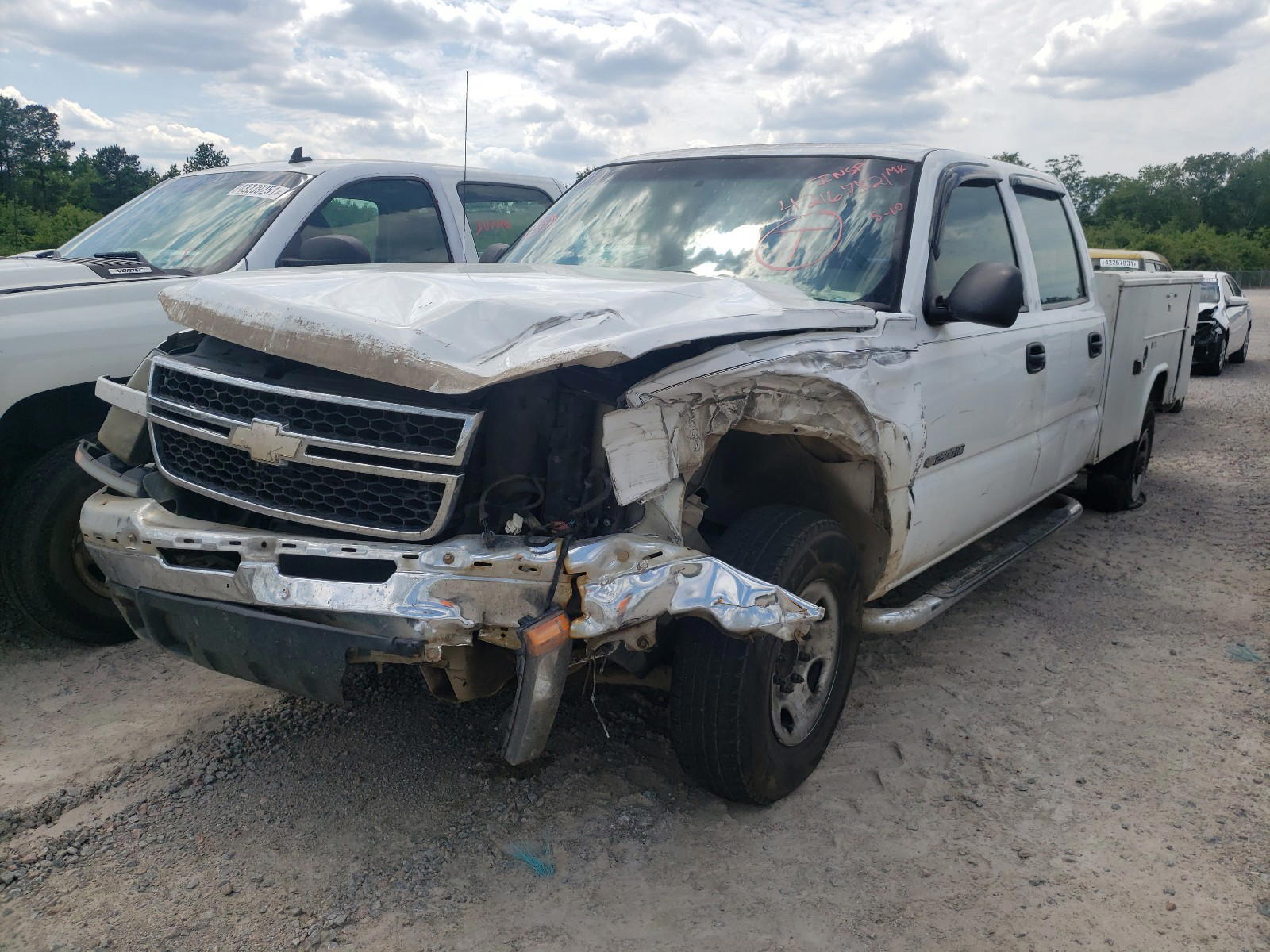 Photo 2 from auction – 2006 CHEVROLET SILVERADO with VIN 1GCHC23U76F107301