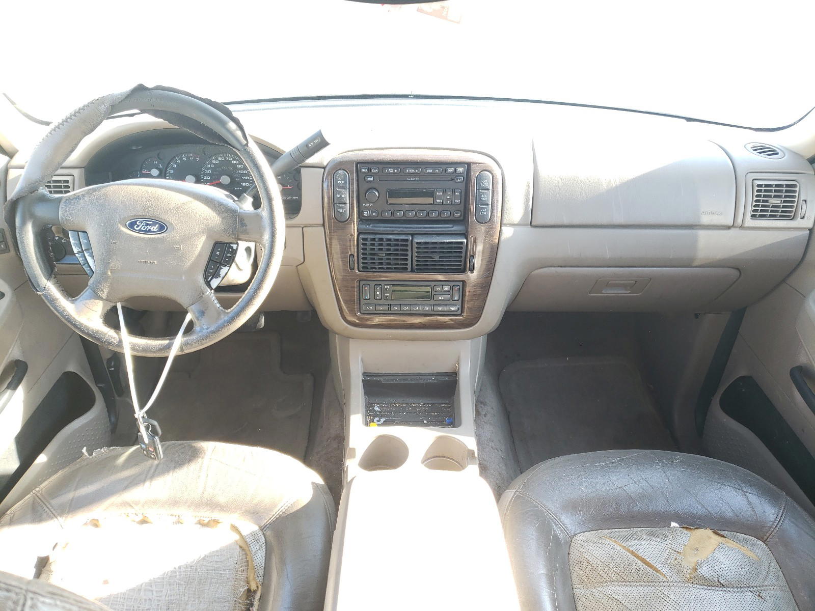 Photo 9 from auction – 2003 FORD EXPLORER E with VIN 1FMZU74W33UA82060