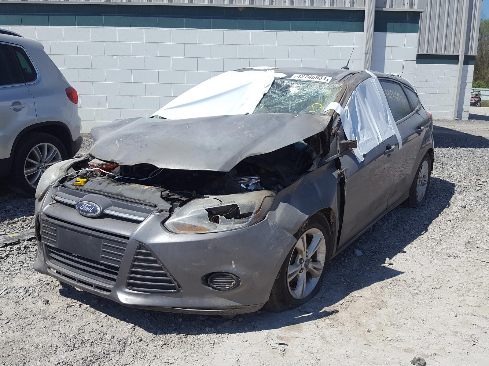 Photo 2 from auction – 2014 FORD FOCUS SE with VIN 1FADP3K27EL152317