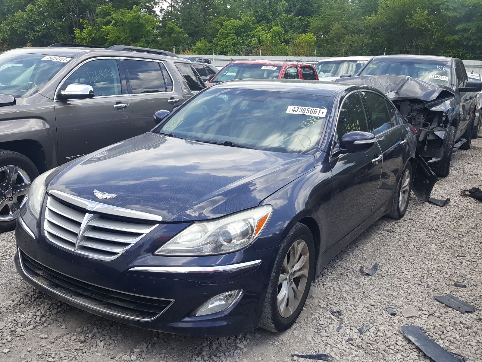 Photo 2 from auction – 2012 HYUNDAI GENESIS 3. with VIN KMHGC4DDXCU195365