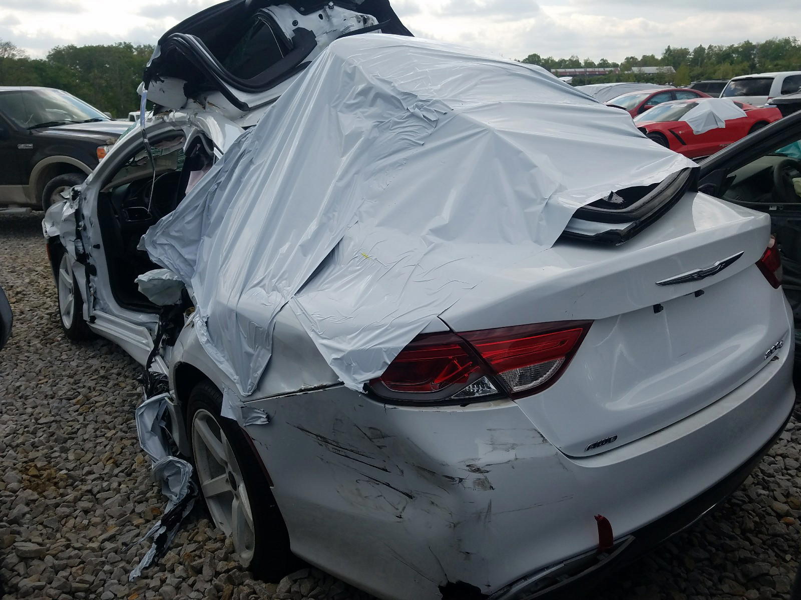 Photo 3 from auction – 2015 CHRYSLER 200 C with VIN 1C3CCCEG1FN727644
