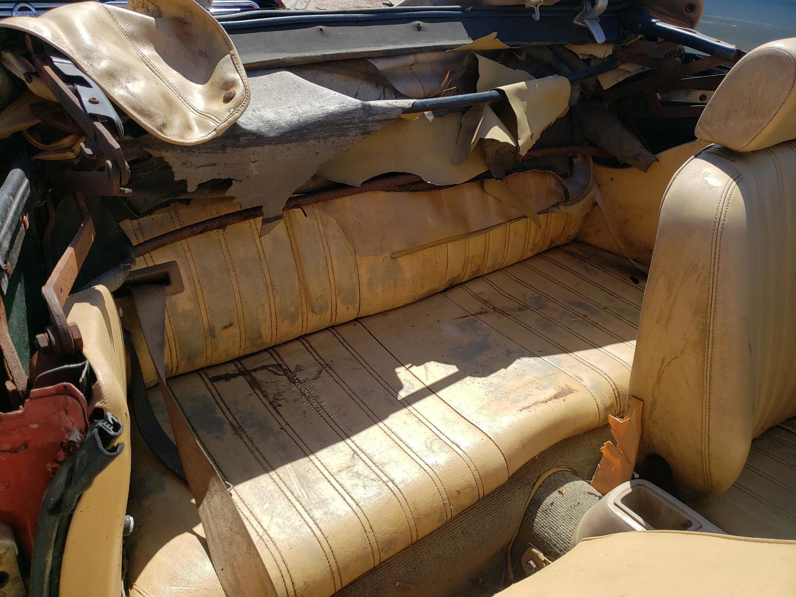 Photo 6 from auction – 1982 FIAT 124 SPIDER with VIN ZFAAS00BXC5003258