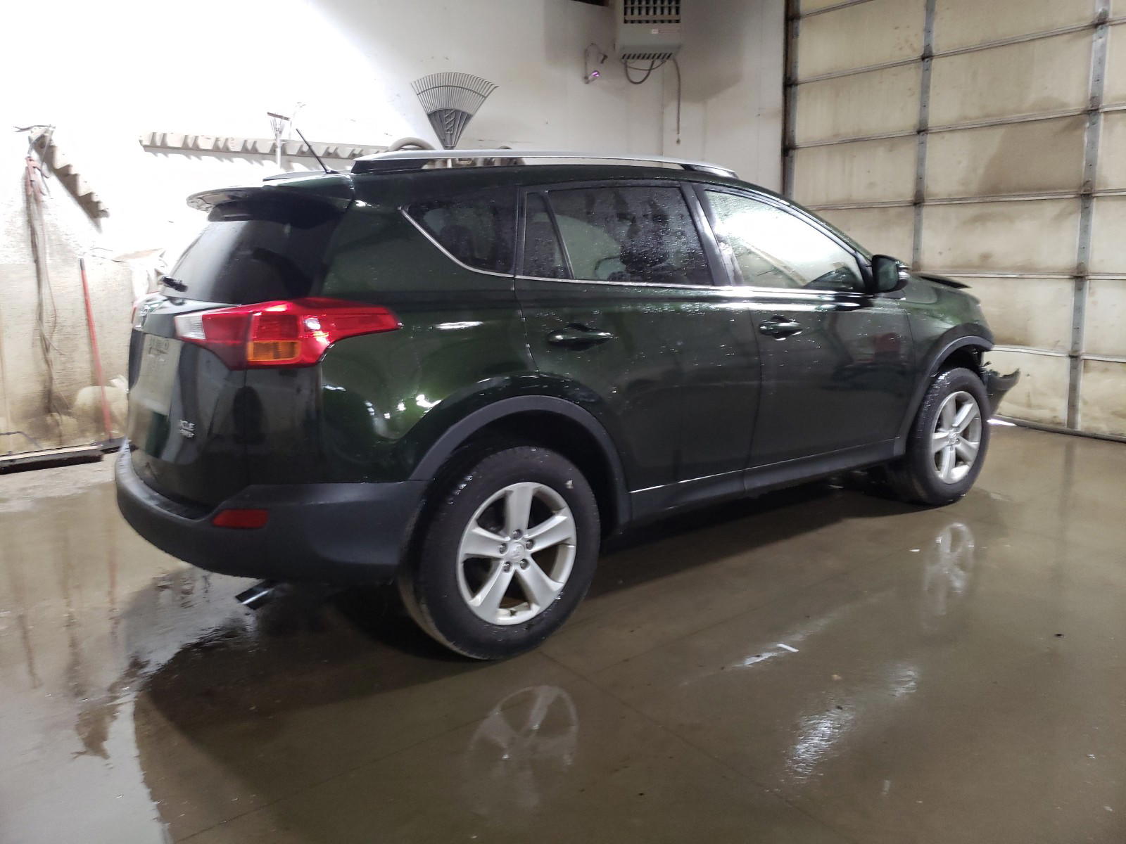 Photo 4 from auction – 2013 TOYOTA RAV4 XLE with VIN JTMRFREV7DD030982