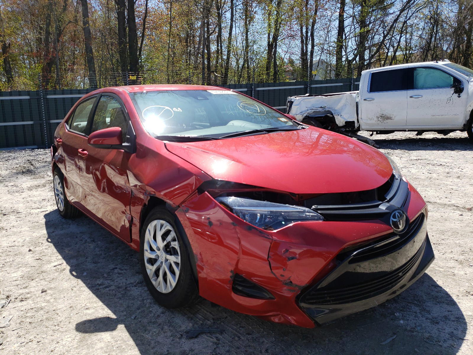 TOYOTA COROLLA L 2019 with VIN 2T1BURHE2KC199658 - Photo from auction