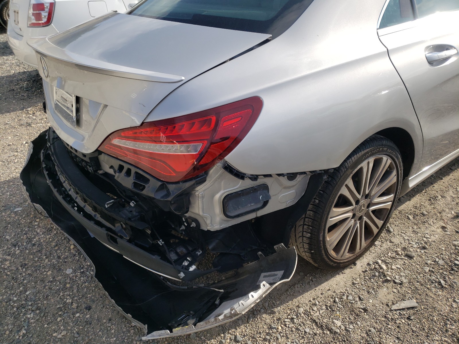Photo 10 from auction – 2018 MERCEDES-BENZ CLA 250 with VIN WDDSJ4EB5JN665686