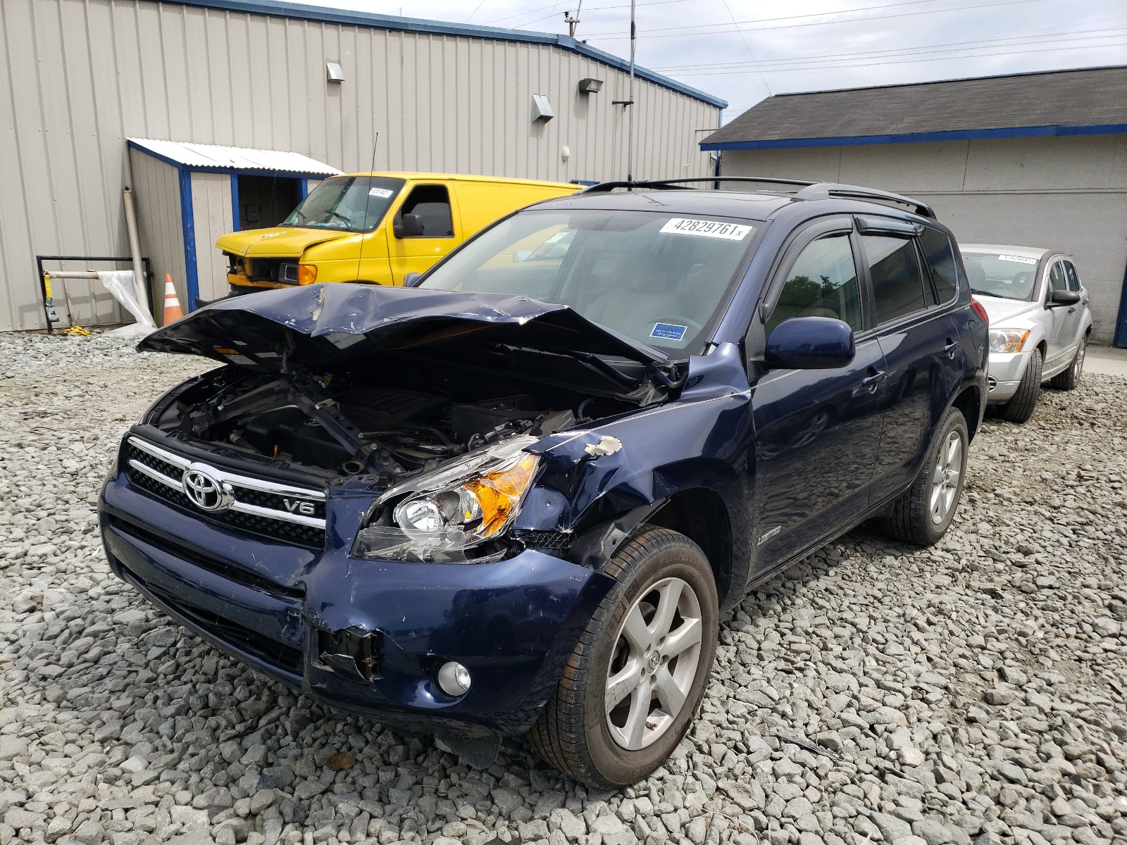 Photo 2 from auction – 2007 TOYOTA RAV4 LIMIT with VIN JTMBK31V776010305