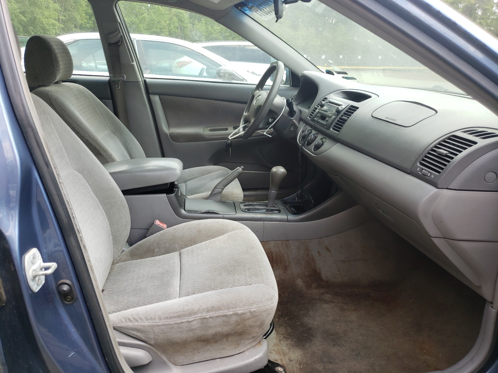 Photo 5 from auction – 2003 TOYOTA CAMRY LE with VIN 4T1BE32K53U722390