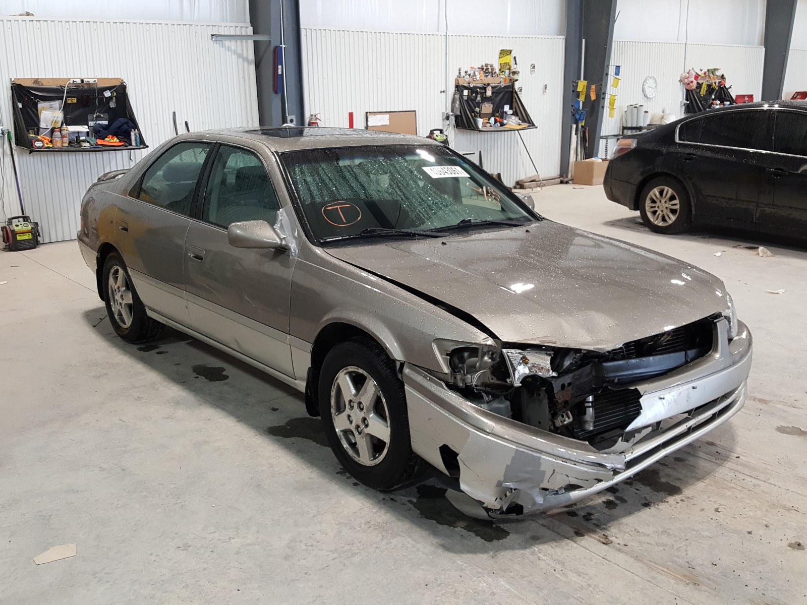 TOYOTA CAMRY CE 2001 with VIN JT2BG22K610575339 - Photo from auction