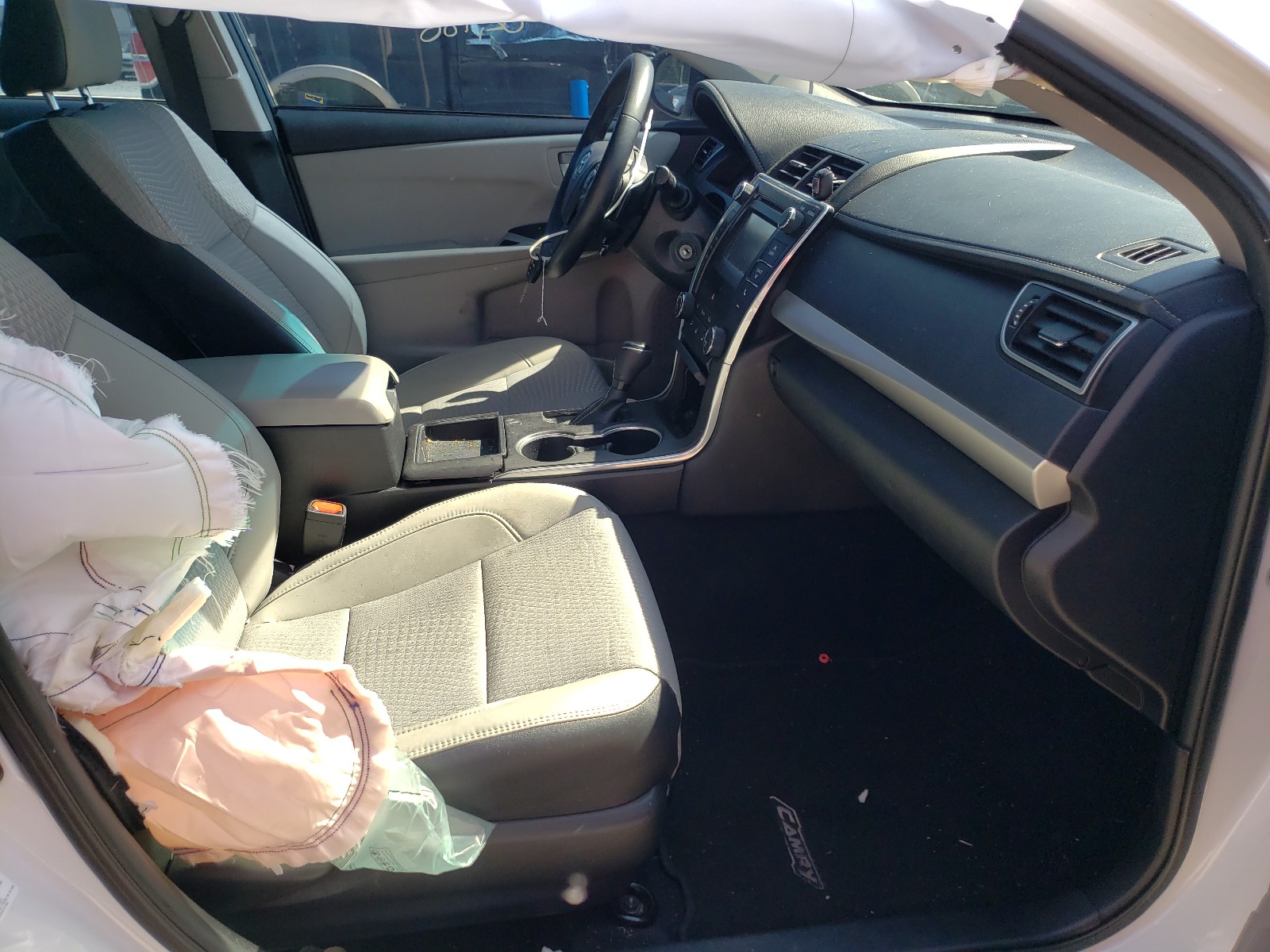 Photo 5 from auction – 2015 TOYOTA CAMRY LE with VIN 4T1BF1FK4FU111749
