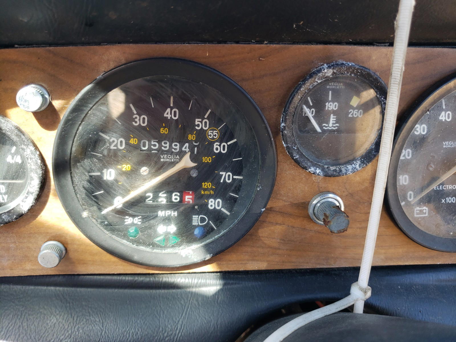 Photo 8 from auction – 1982 FIAT 124 SPIDER with VIN ZFAAS00BXC5003258