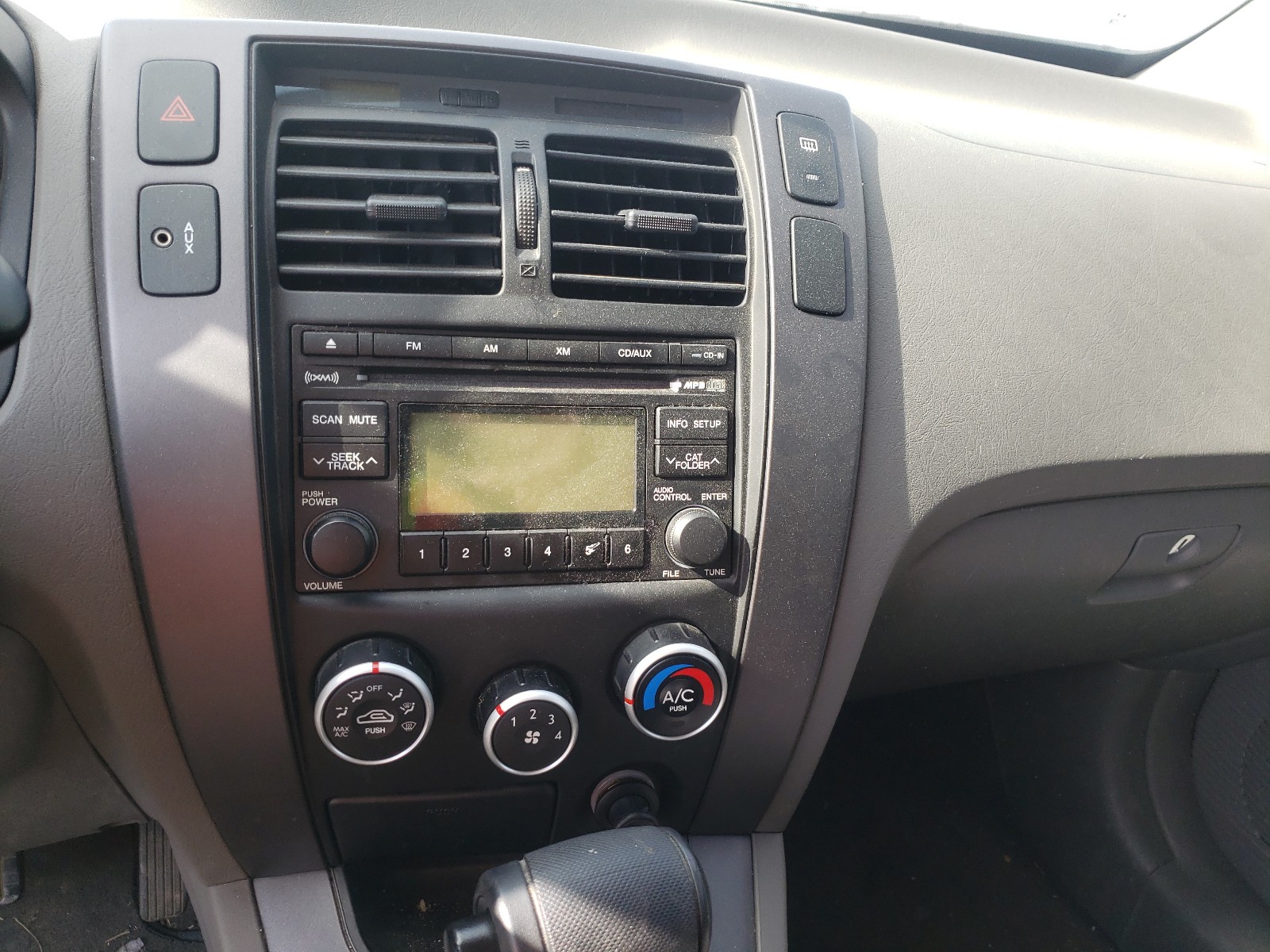 Photo 9 from auction – 2008 HYUNDAI TUCSON GLS with VIN KM8JM12B38U893553