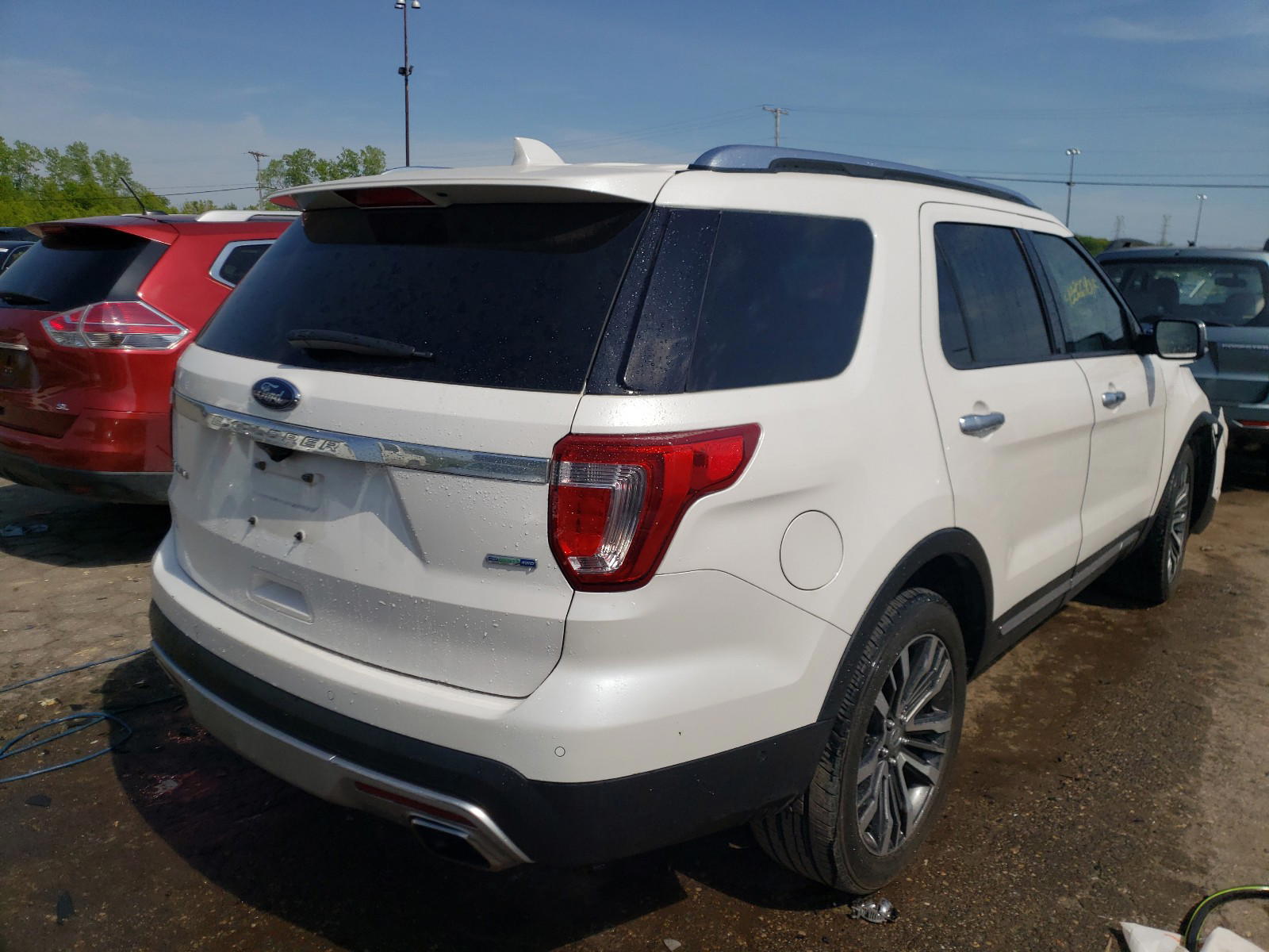 Photo 4 from auction – 2017 FORD EXPLORER with VIN 1FM5K8HT1HGA13710