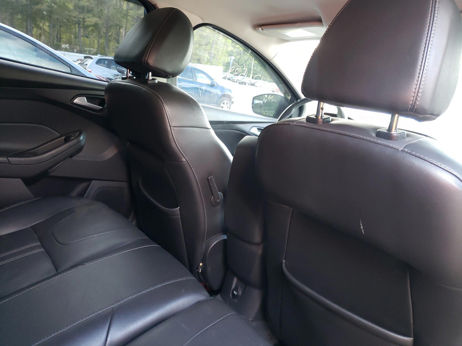 Photo 6 from auction – 2013 FORD FOCUS SE with VIN 1FADP3K25DL130945