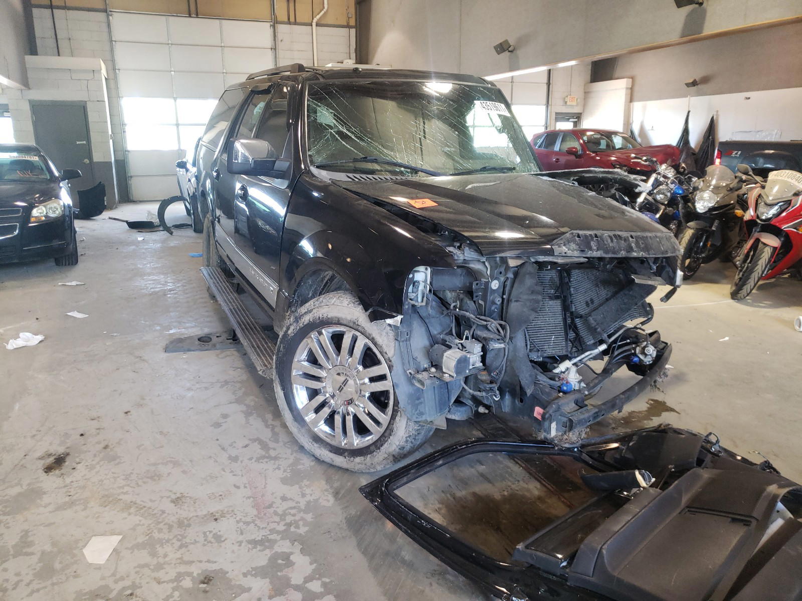 LINCOLN NAVIGATOR 2008 with VIN 5LMFL27598LJ13558 - Photo from auction