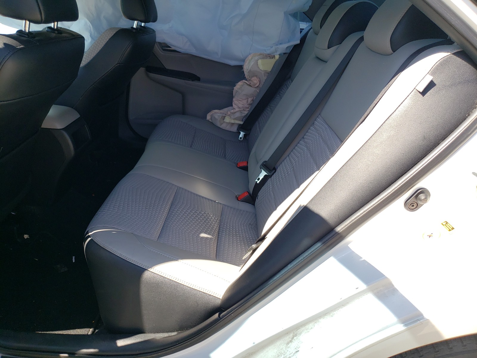 Photo 6 from auction – 2015 TOYOTA CAMRY LE with VIN 4T1BF1FK4FU111749