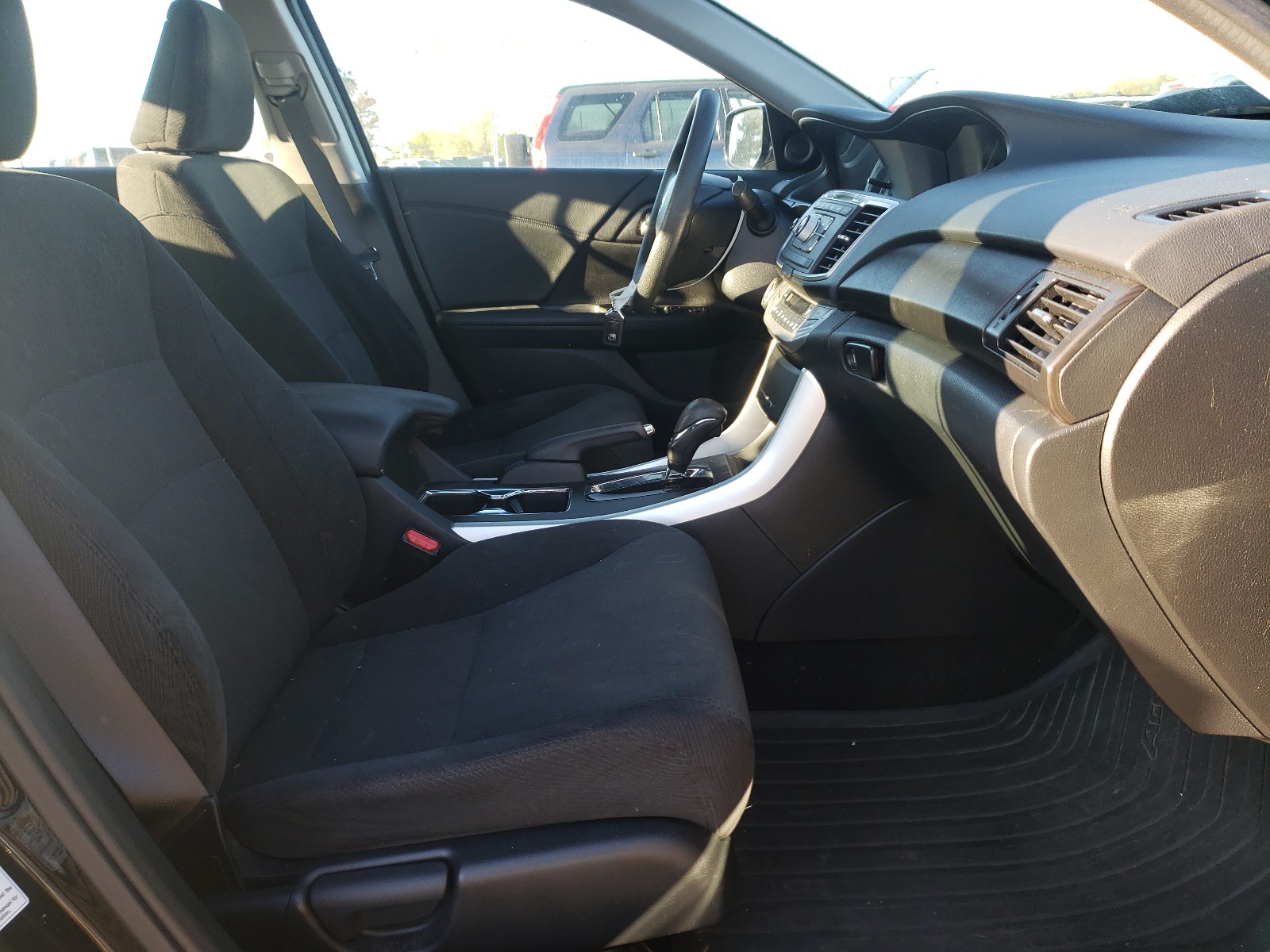 Photo 5 from auction – 2014 HONDA ACCORD EX with VIN 1HGCR2F73EA011242