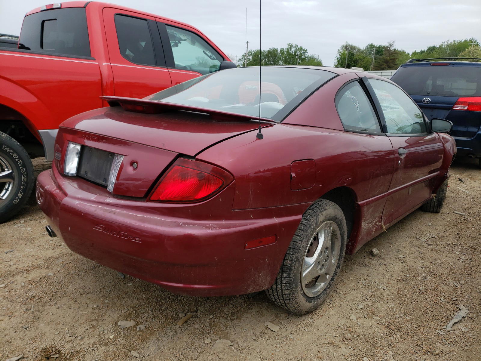 Photo 4 from auction – 2005 PONTIAC SUNFIRE with VIN 3G2JB12F15S170331