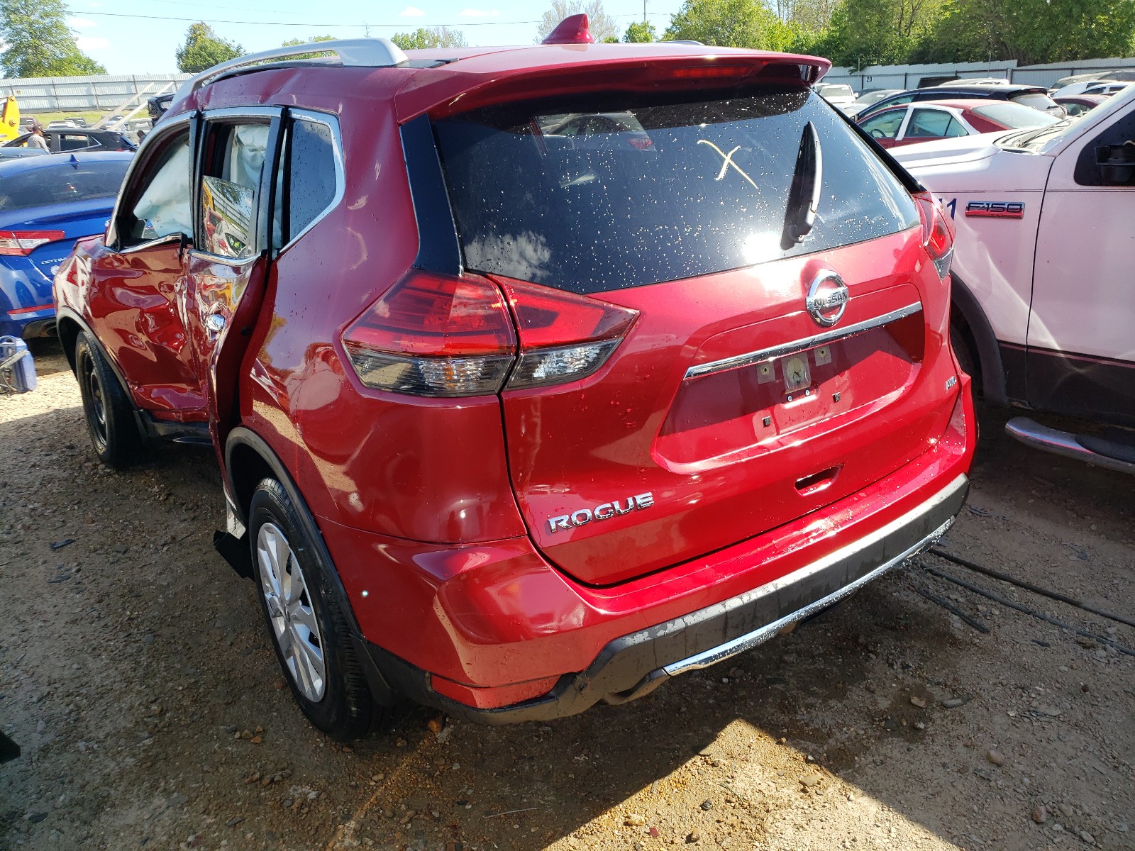 Photo 3 from auction – 2017 NISSAN ROGUE S with VIN JN8AT2MVXHW278205