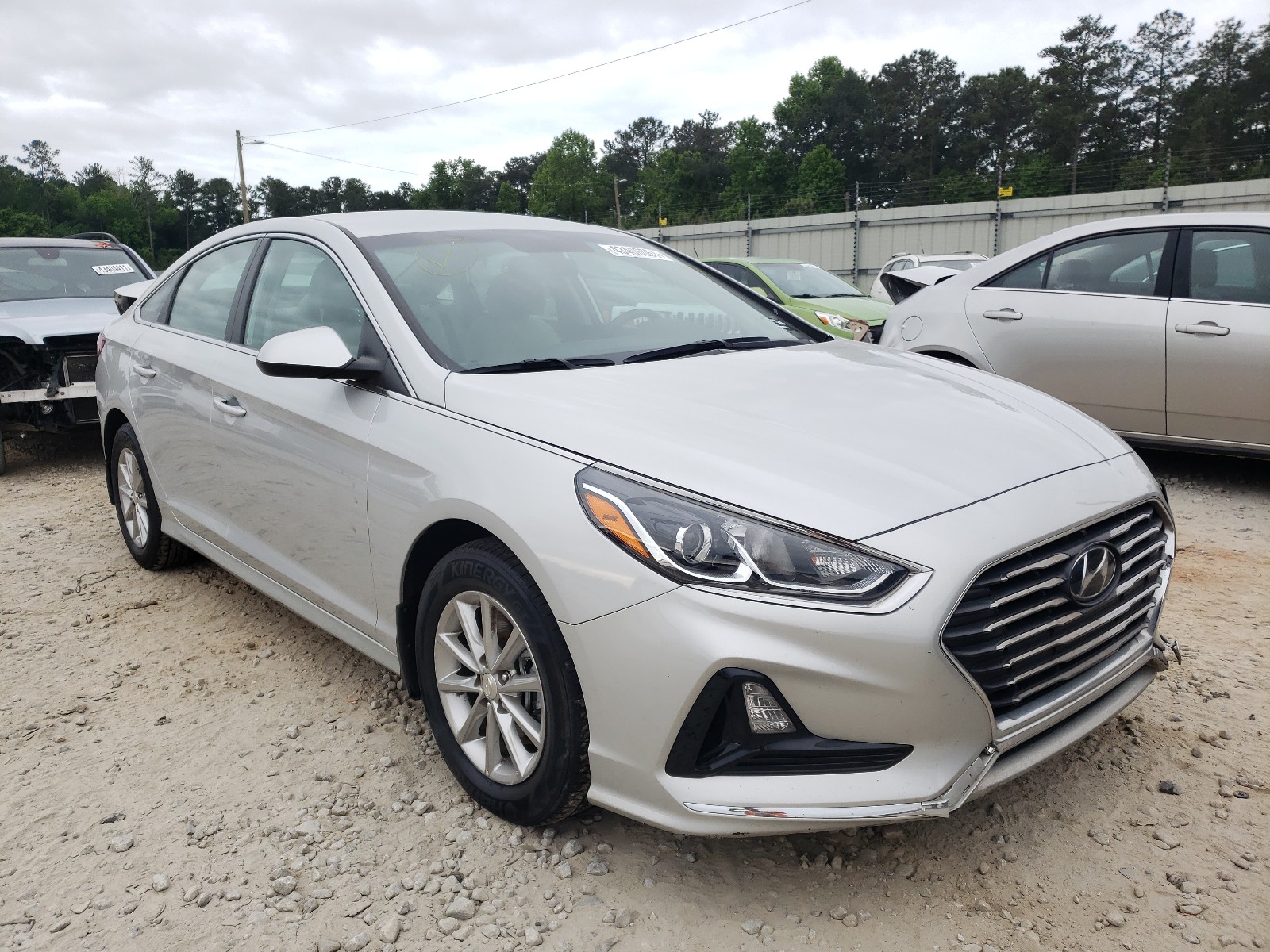 HYUNDAI SONATA SE 2019 with VIN 5NPE24AF2KH810908 - Photo from auction