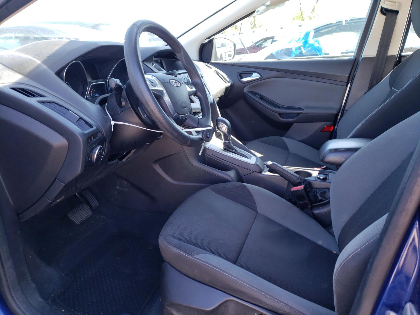 Photo 5 from auction – 2012 FORD FOCUS SE with VIN 1FAHP3F25CL462751