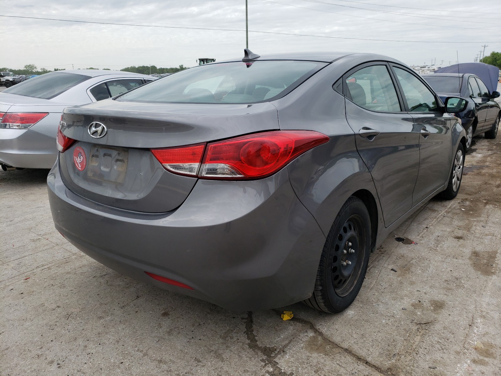 Photo 4 from auction – 2012 HYUNDAI ELANTRA GL with VIN 5NPDH4AE7CH138458