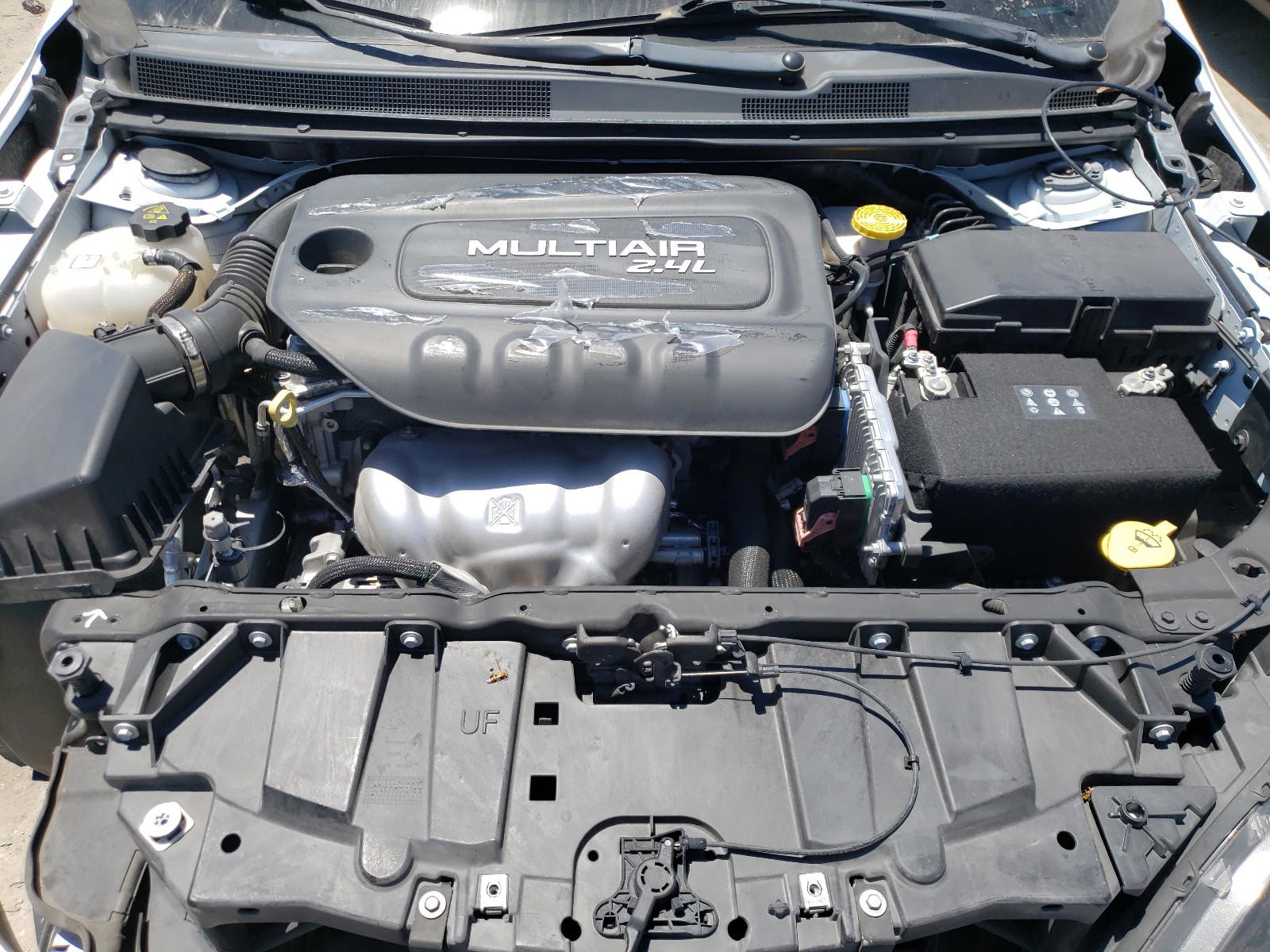 Photo 7 from auction – 2016 CHRYSLER 200 LIMITE with VIN 1C3CCCAB3GN176905
