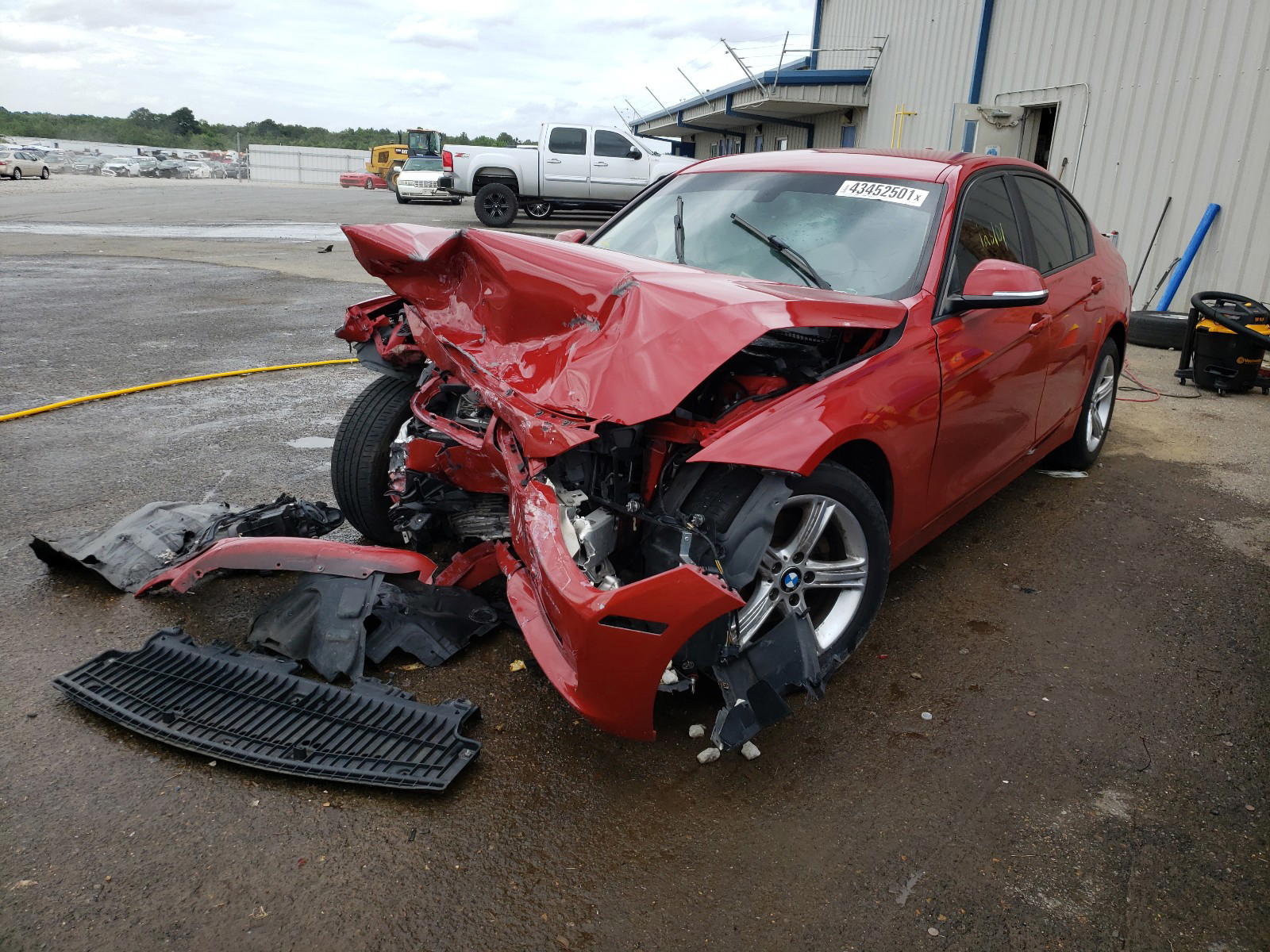 Photo 2 from auction – 2013 BMW 328 I with VIN WBA3A5C55DF354689