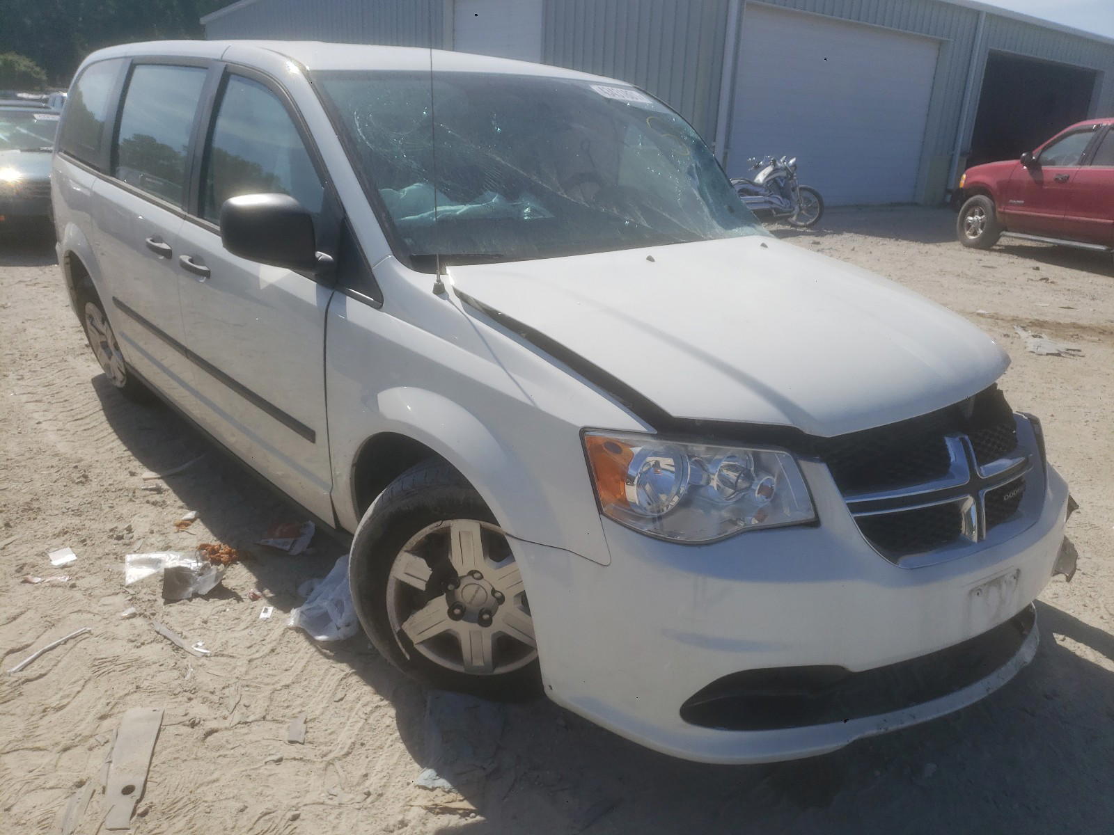 DODGE GRAND CARA 2013 with VIN 2C4RDGBG3DR644716 - Photo from auction