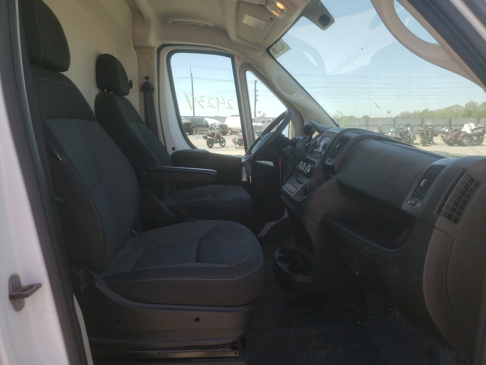 Photo 5 from auction – 2019 RAM PROMASTER with VIN 3C6TRVCG5KE539191