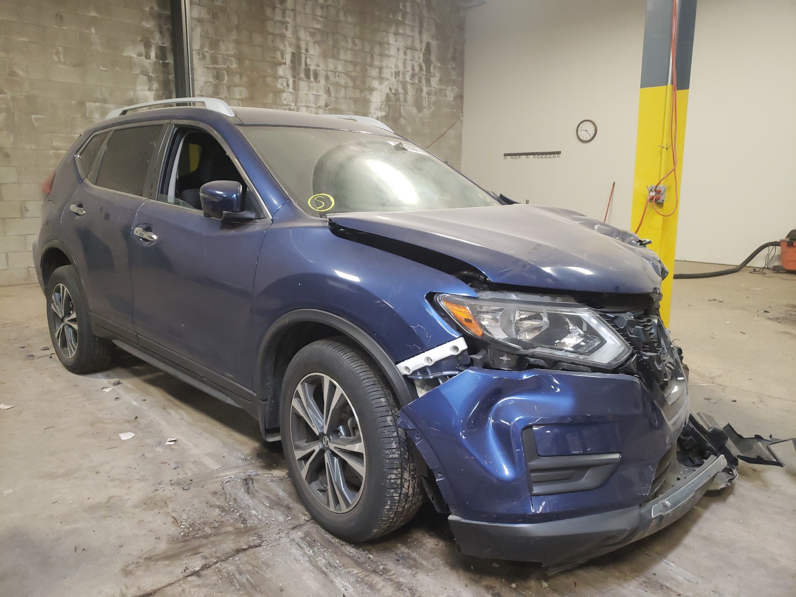 NISSAN ROGUE S 2019 with VIN 5N1AT2MV8KC826623 - Photo from auction