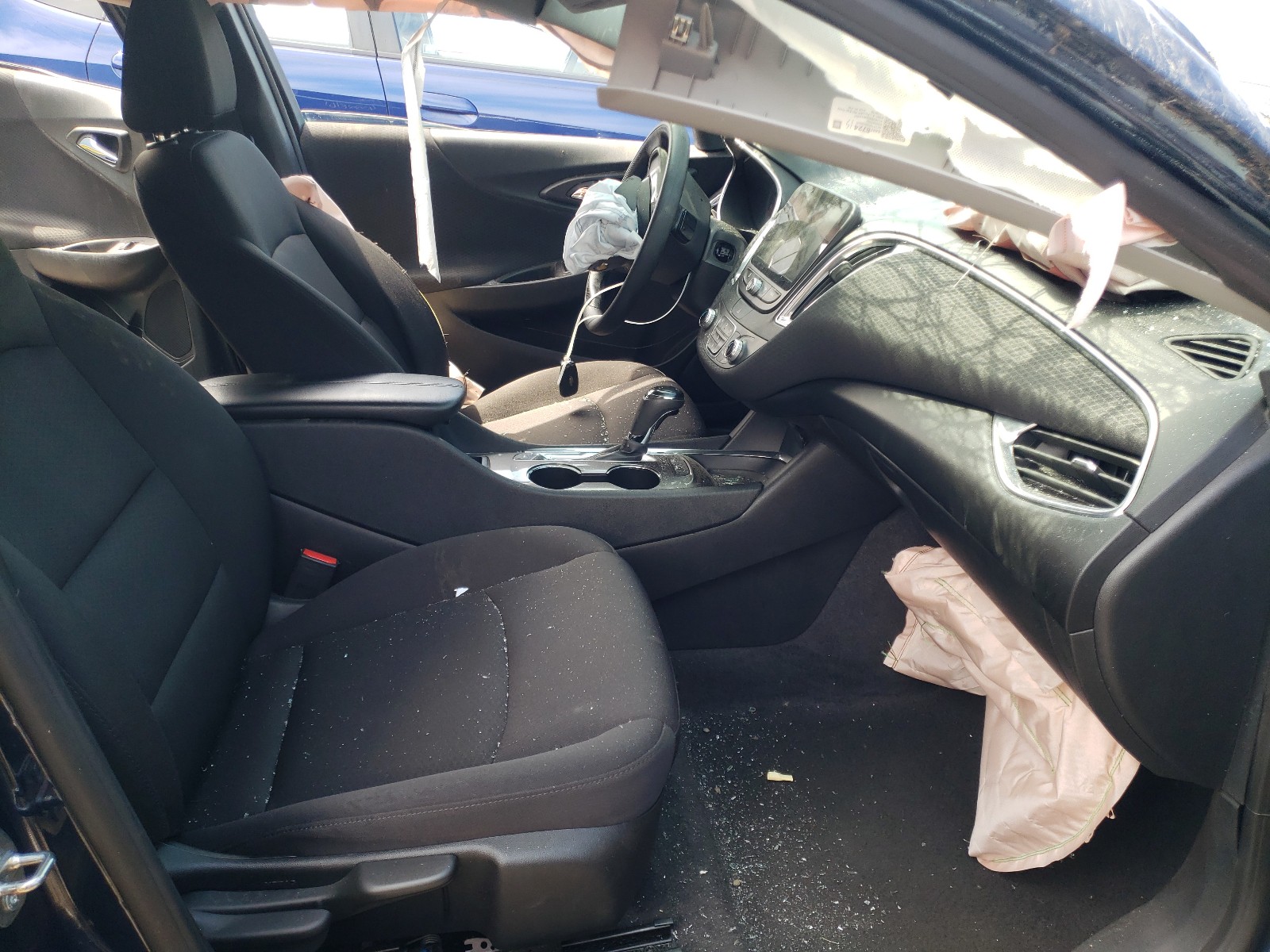 Photo 5 from auction – 2019 CHEVROLET MALIBU LT with VIN 1G1ZD5ST5KF112155