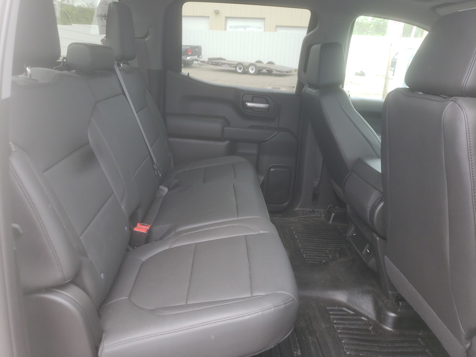Photo 6 from auction – 2021 CHEVROLET SILVERADO with VIN 1GCPYAEH1MZ185687