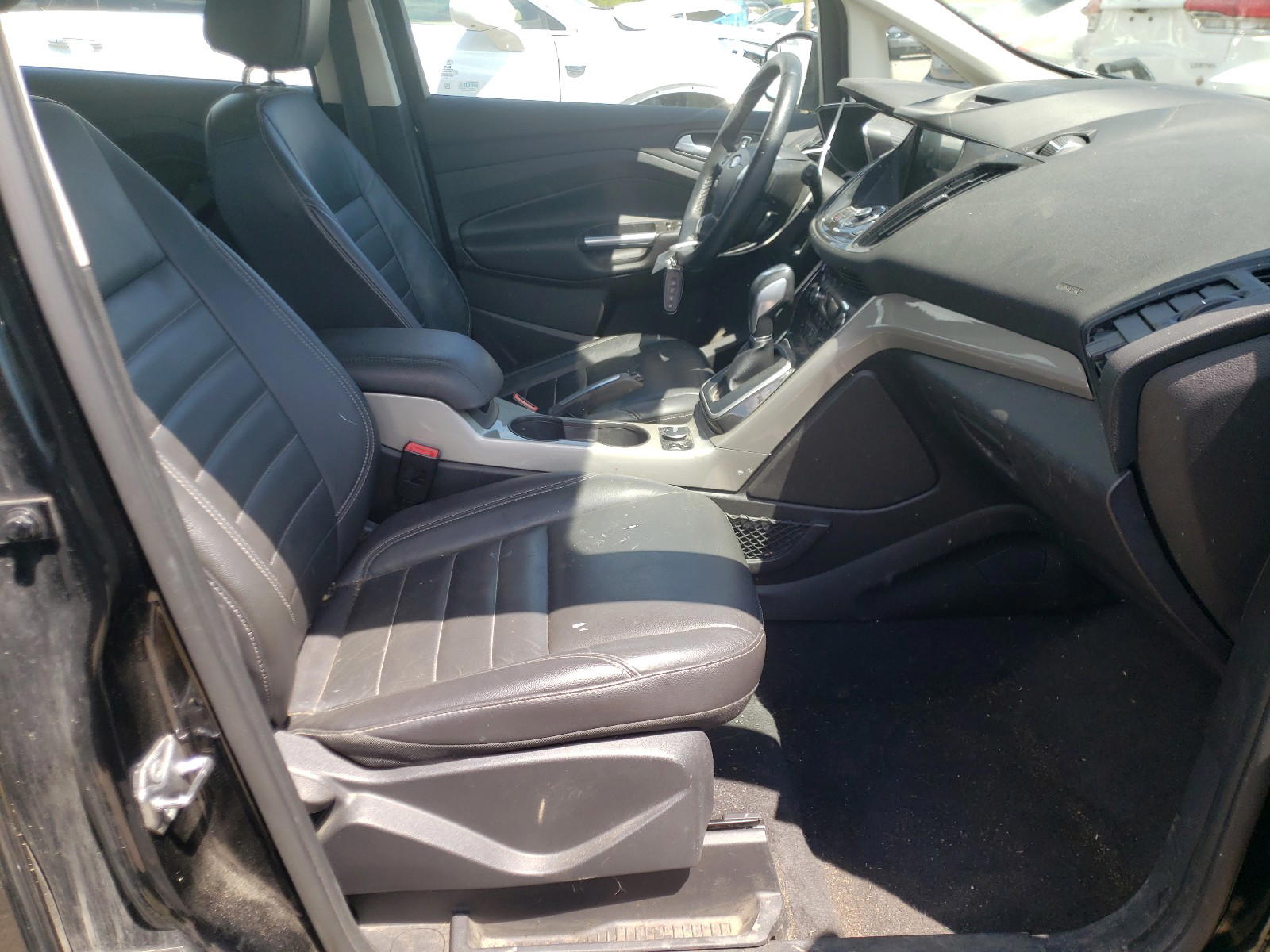 Photo 5 from auction – 2016 FORD C-MAX PREM with VIN 1FADP5CU0GL105189