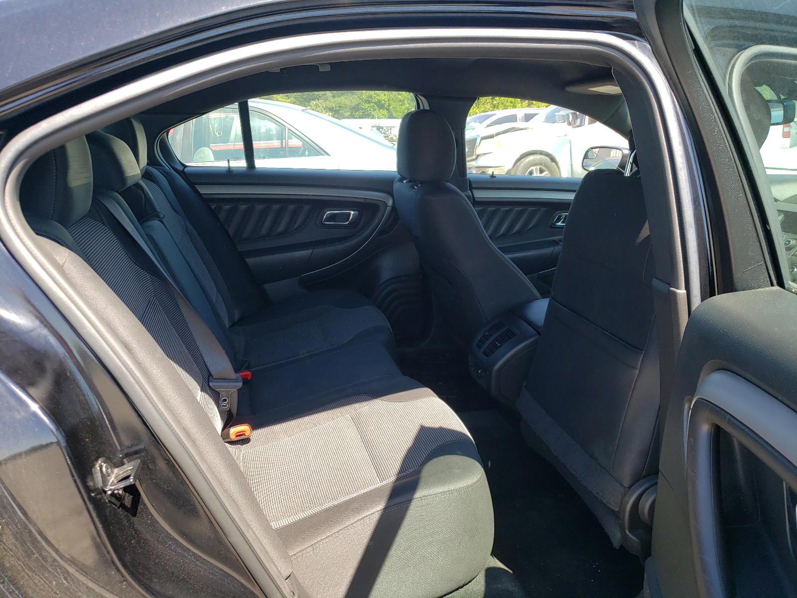 Photo 6 from auction – 2016 FORD TAURUS SEL with VIN 1FAHP2E89GG121089