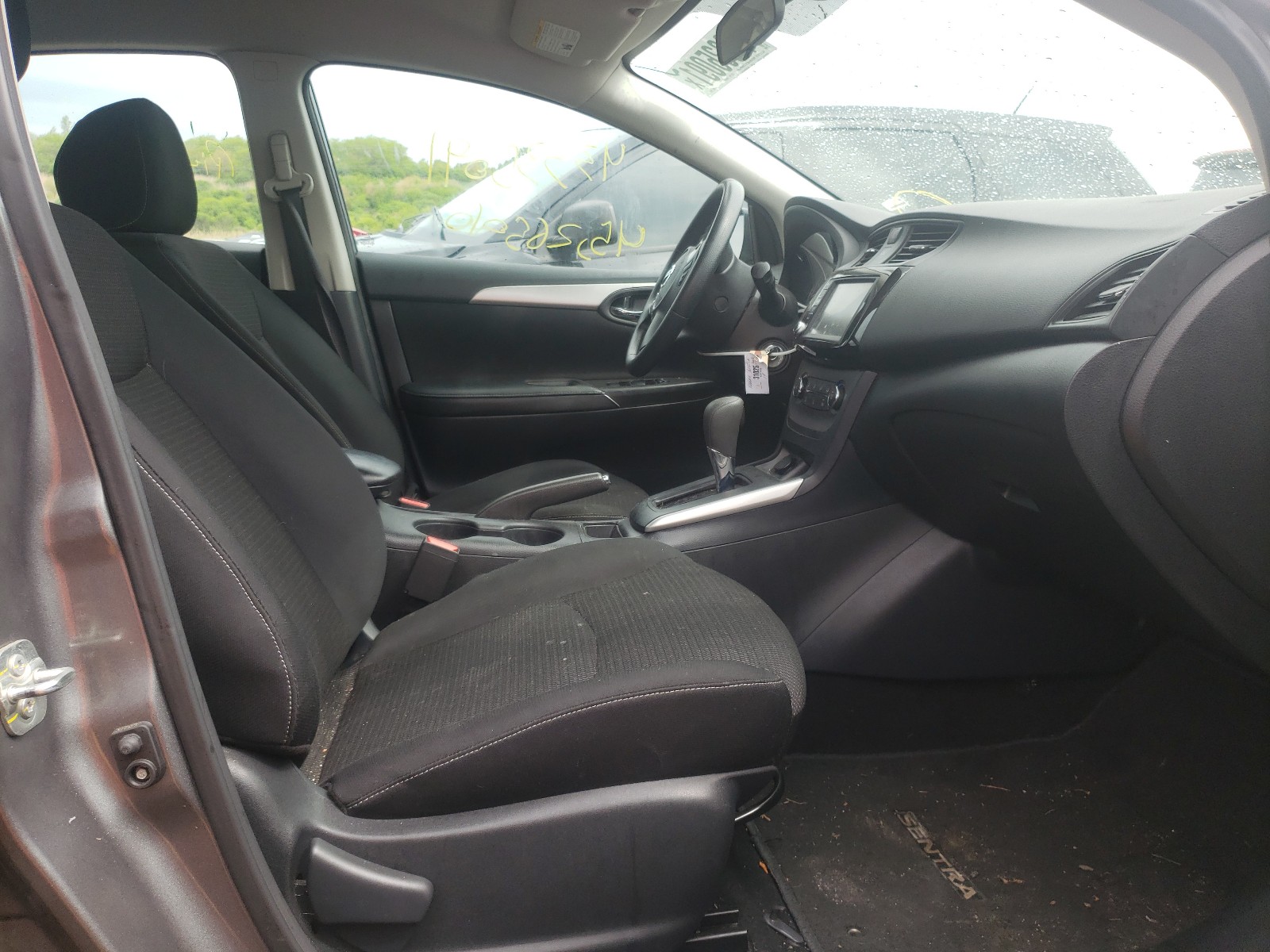 Photo 5 from auction – 2019 NISSAN SENTRA S with VIN 3N1AB7AP3KY374097